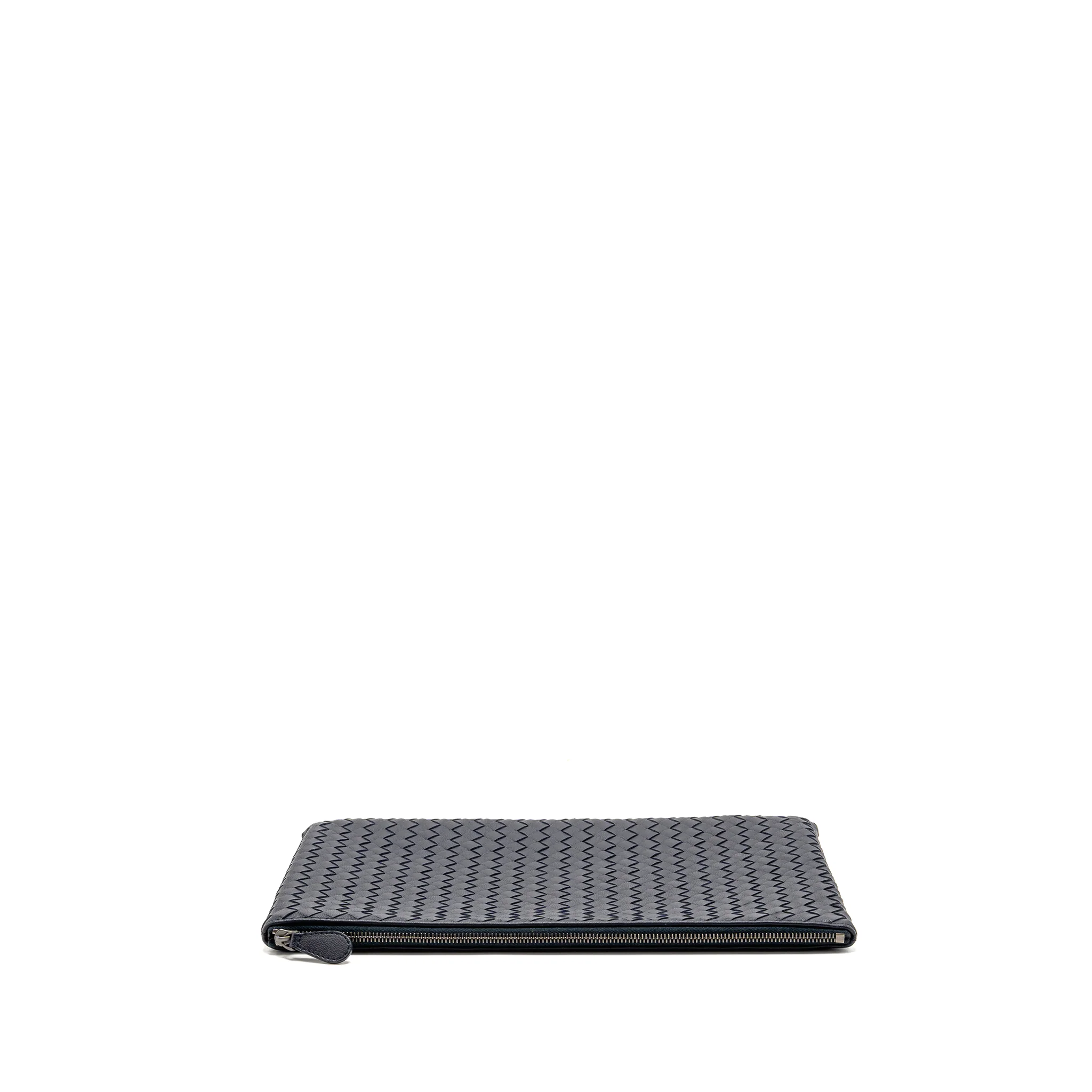 Bottega veneta intrecciato clutch leather navy with black hardware - Image 5