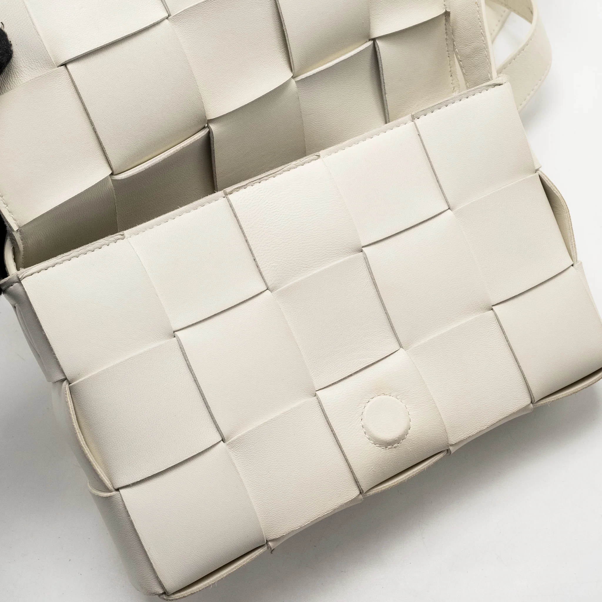 Bottega Veneta Small Cassette Bag Lambskin White SHW - Image 13