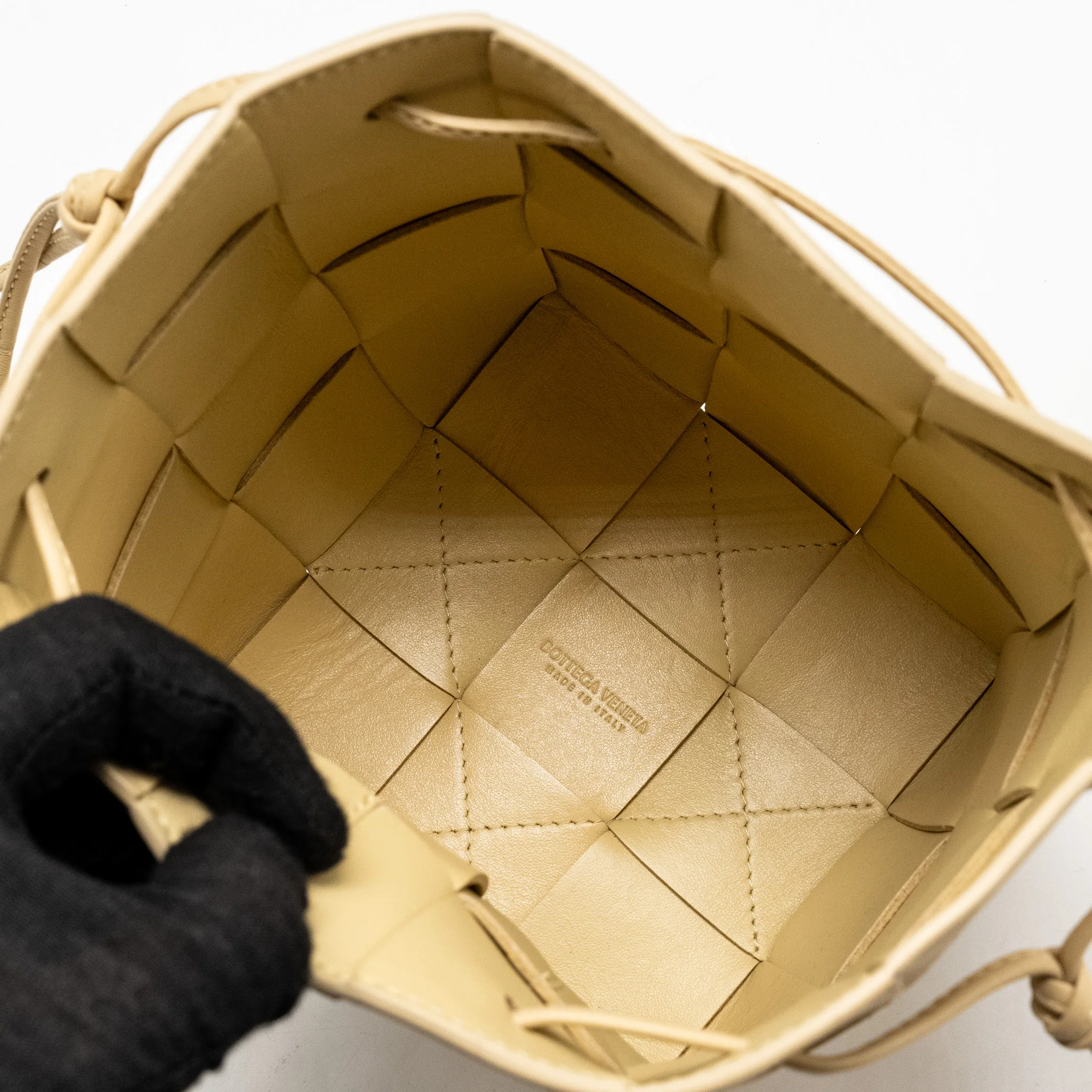 Bottega Veneta Small Cassette Bucket Bag Lambskin Beige - Image 12