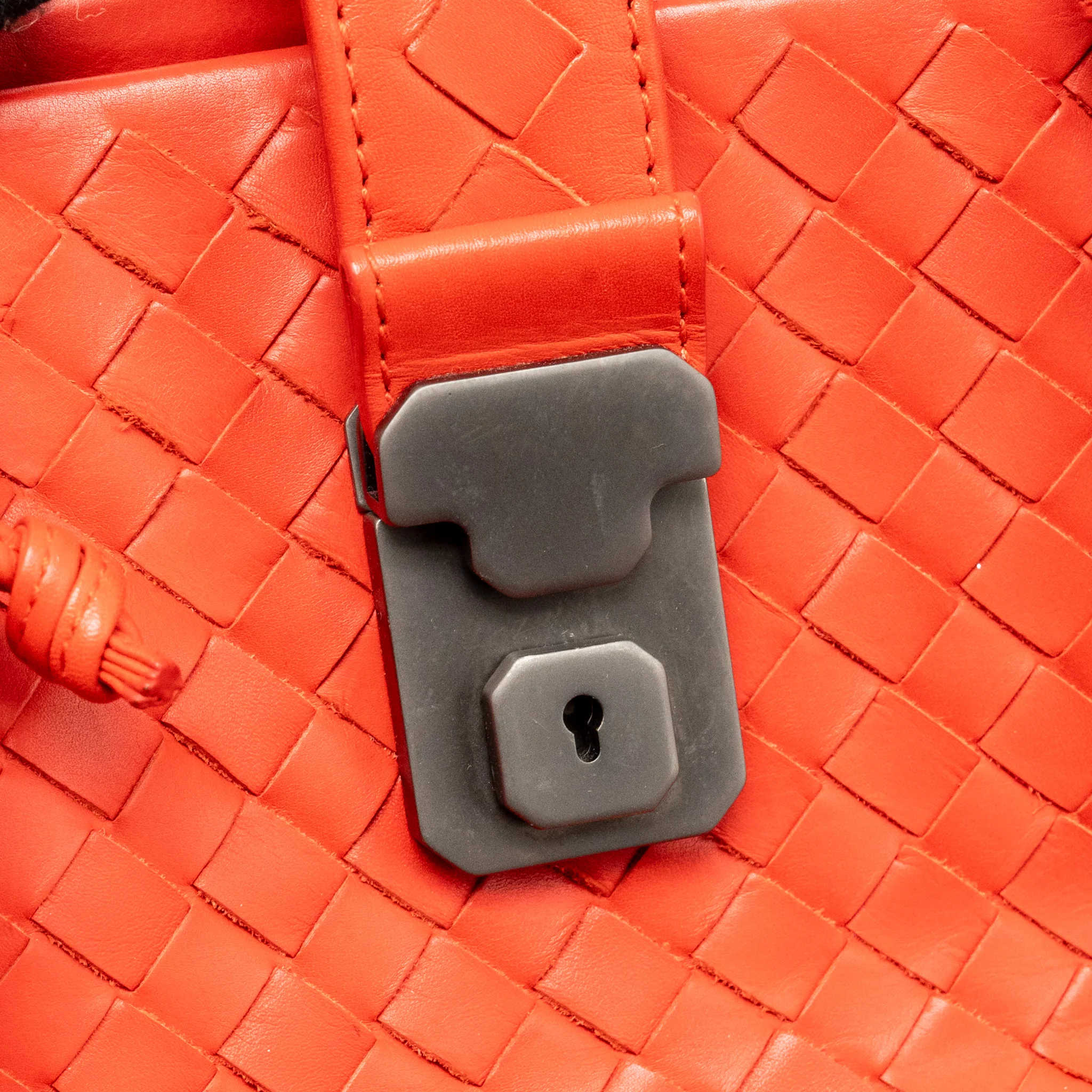 Bottega Veneta Small Roma Tote Bag Intrecciato Leather Red Gunmetal Tone Hardware - Image 12