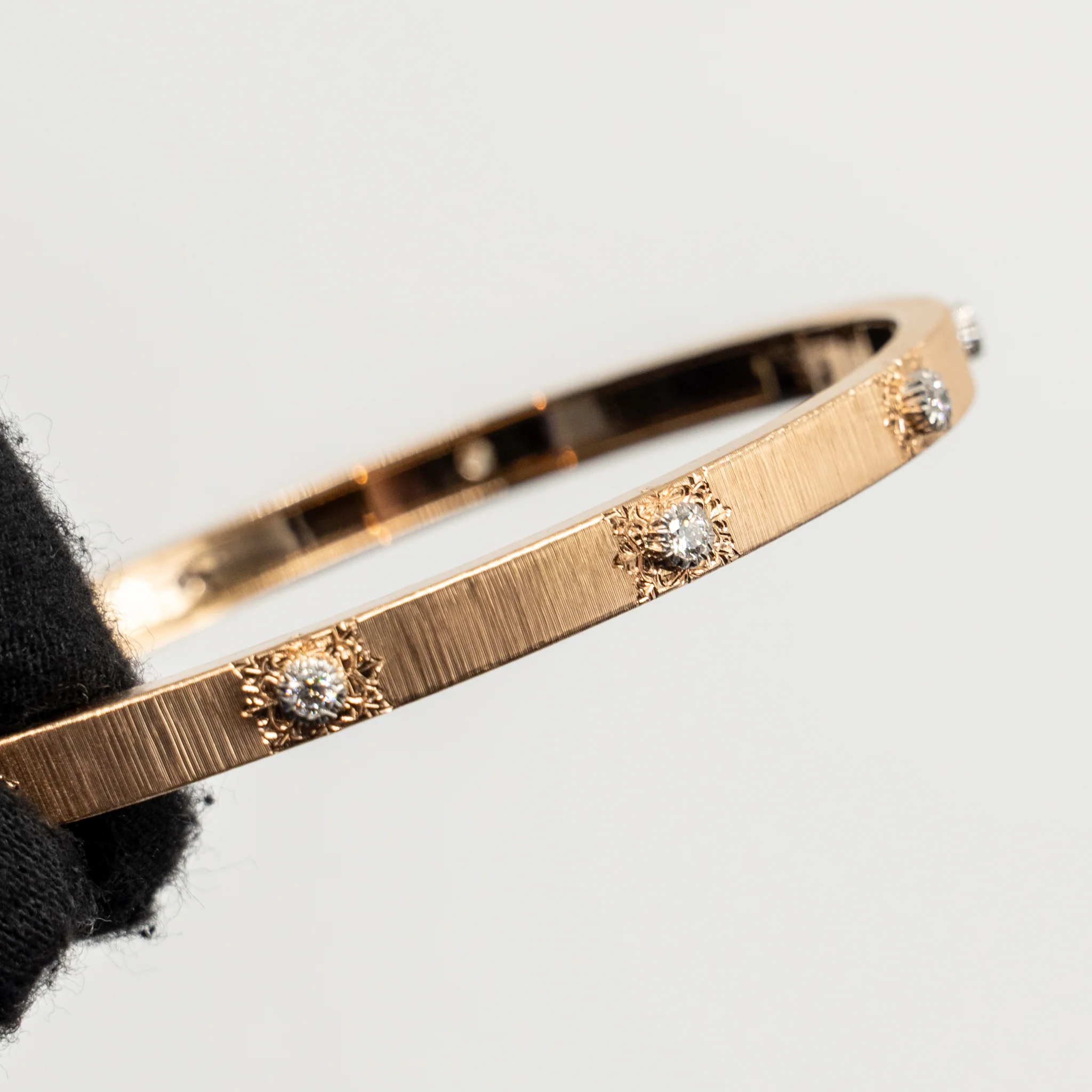 Buccellati Size 17 Macri Classica Rigato Bracelet Pink Gold, White Gold, Diamonds - Image 5