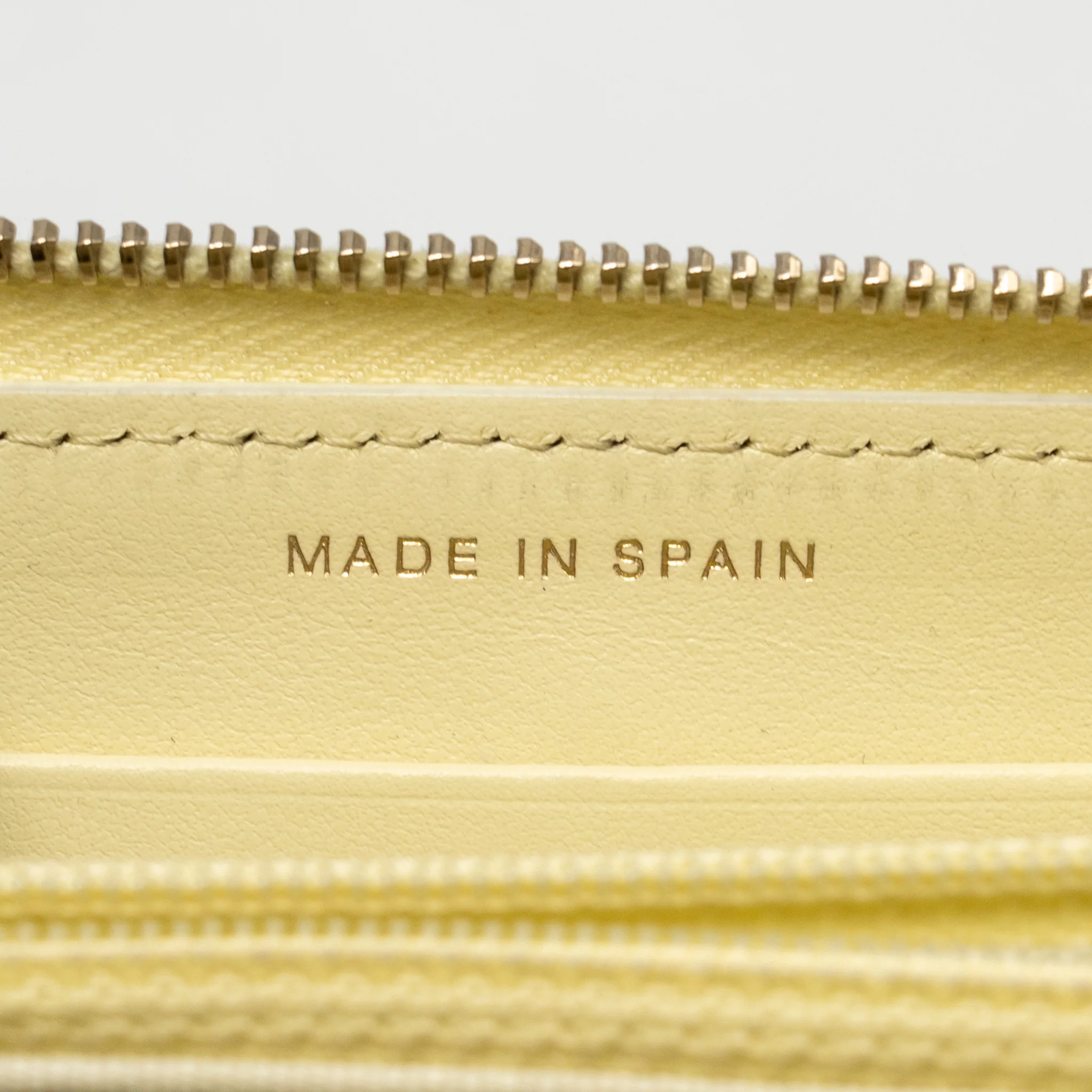 Chanel 19 long wallet lambskin yellow SHW (microchip) - Image 10