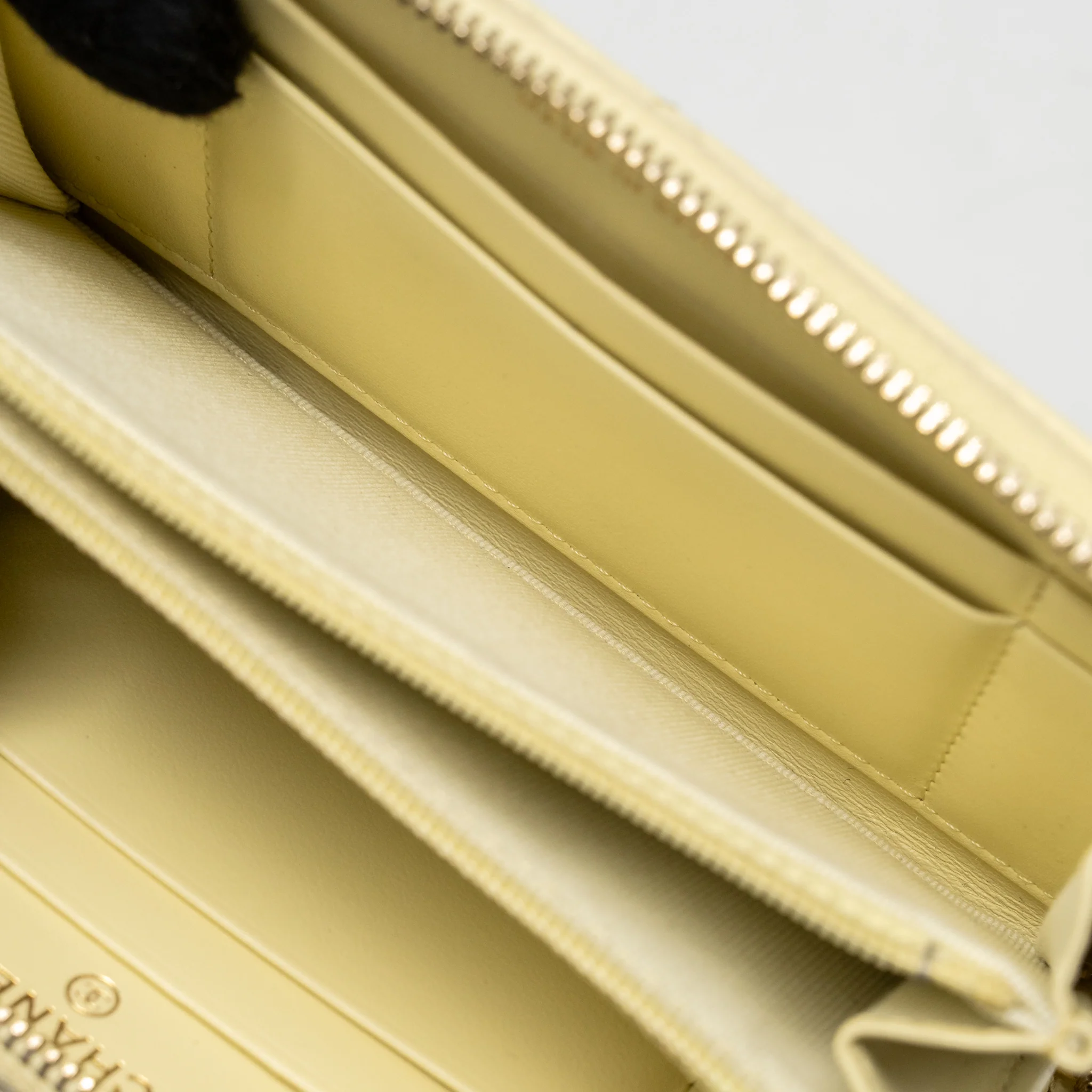 Chanel 19 long wallet lambskin yellow SHW (microchip) - Image 9