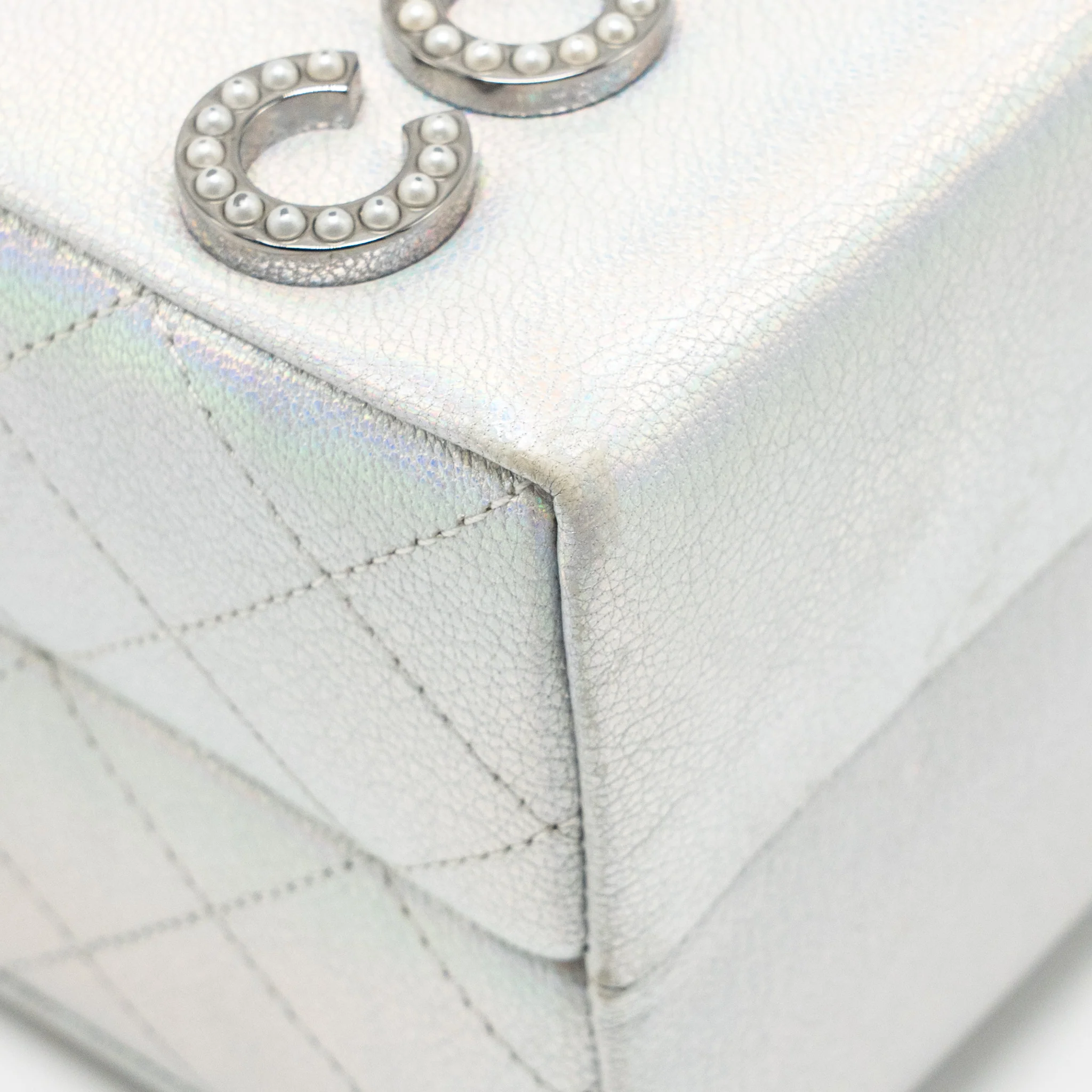 Chanel 14K limited edition runway lait de coco milk carton evening chain bag goatskin iridescent silver shiny ruthenium hardware - Image 9