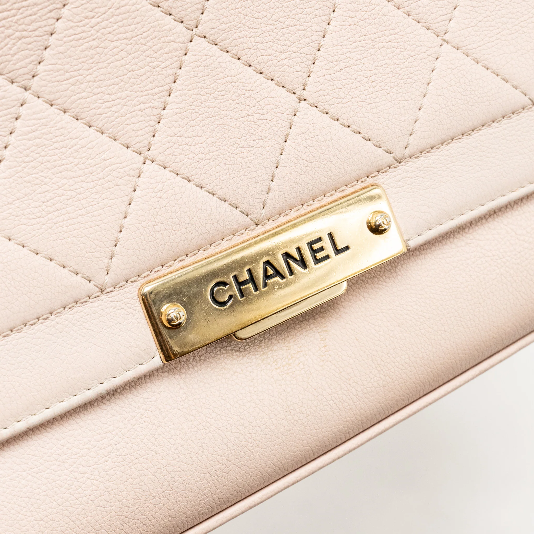 Chanel 17C Click Label Shoulder Bag Calfskin Light Pink LGHW - Image 15