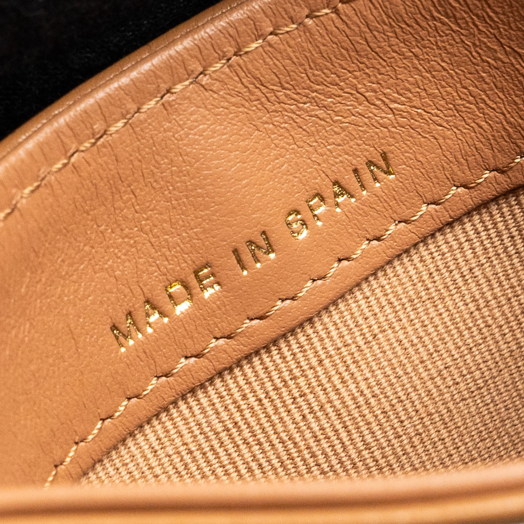 Chanel 19 Card Holder Lambskin Caramel GHW (Microchip) - Image 9
