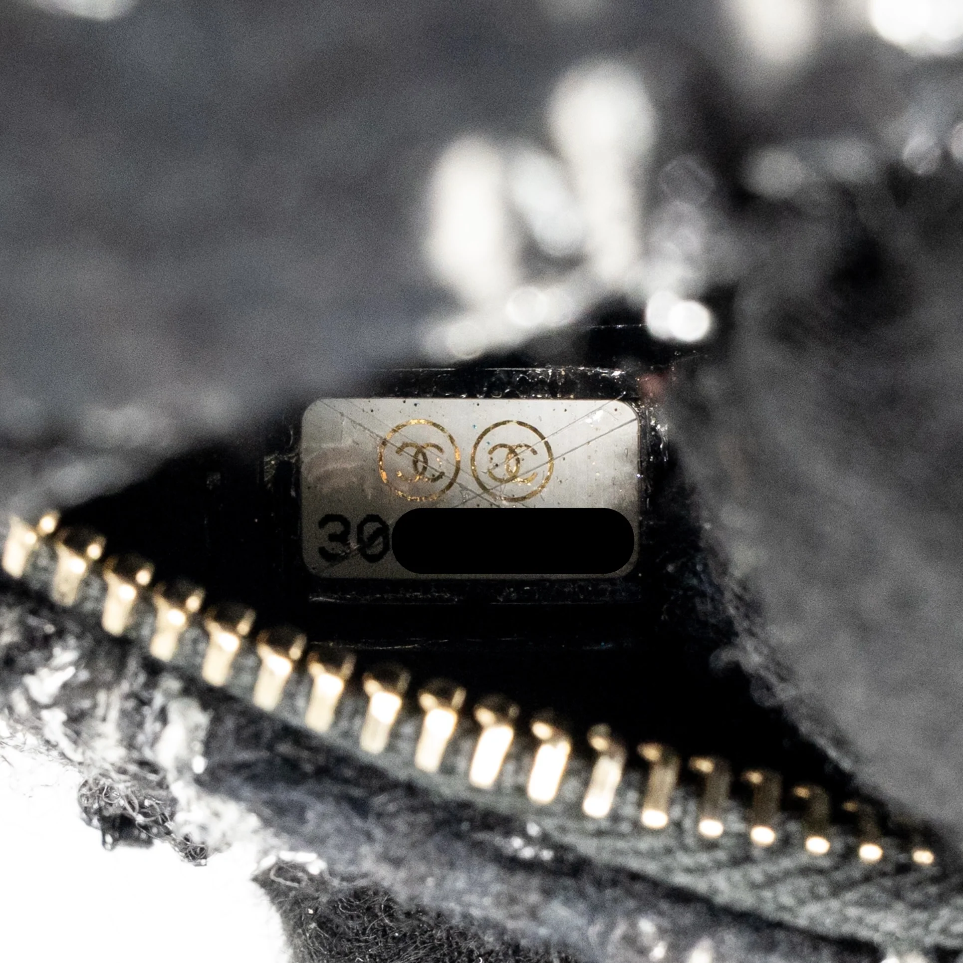 Chanel 19 round clutch with chain tweed multicolour GHW - Image 16