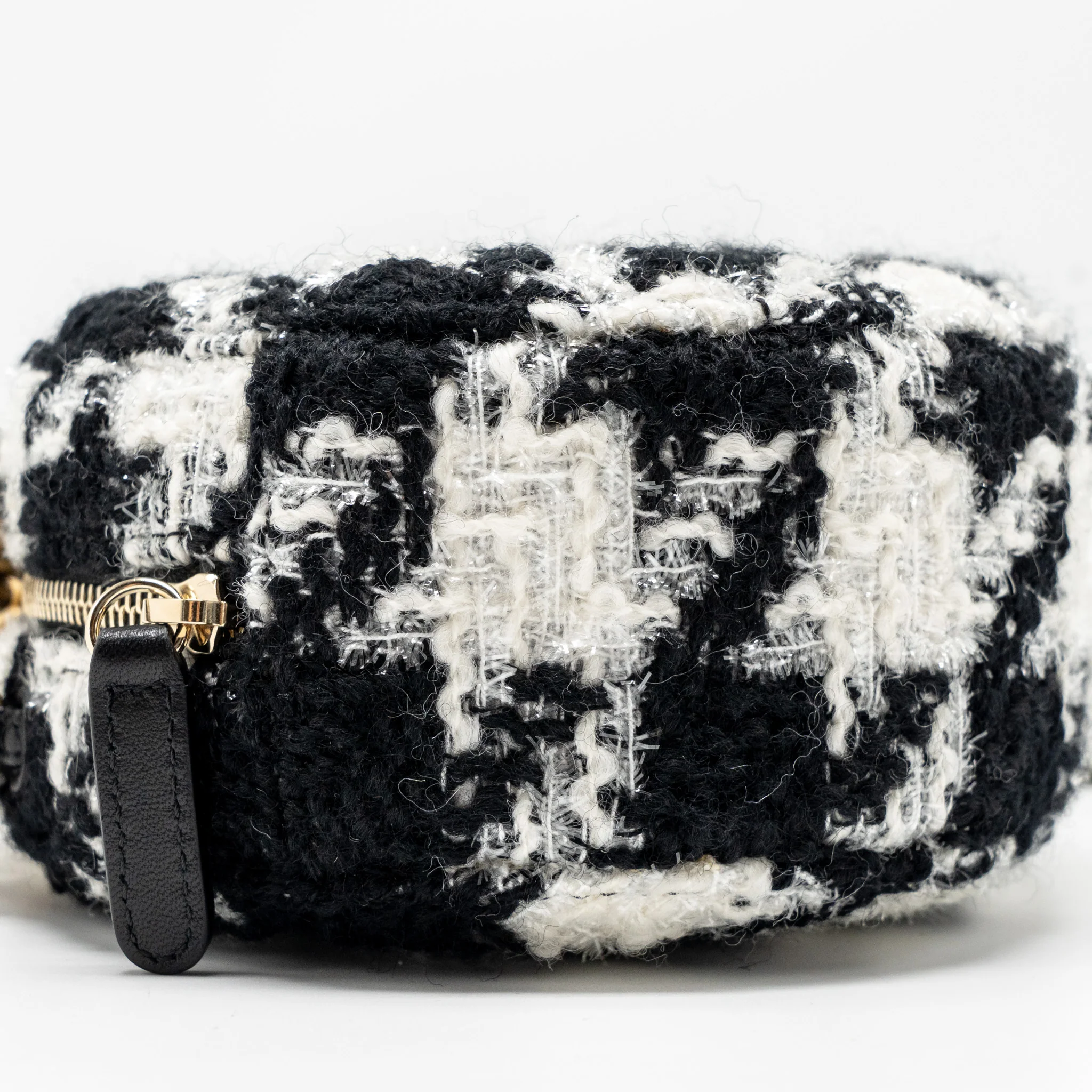 Chanel 19 round clutch  with chain with coin purse tweed / lambskin black/ white GHW - Image 6