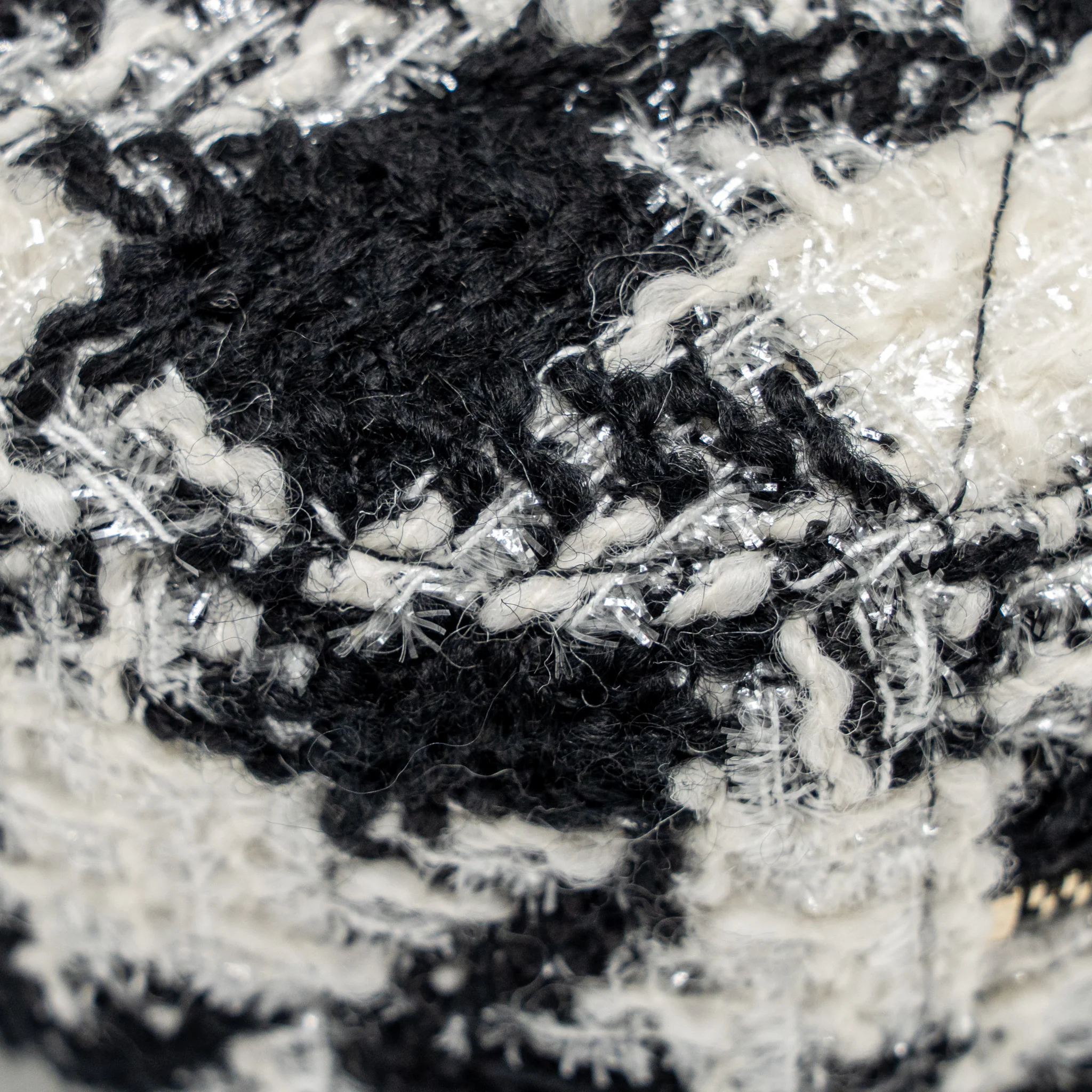 Chanel 19 round clutch  with chain with coin purse tweed / lambskin black/ white GHW - Image 8