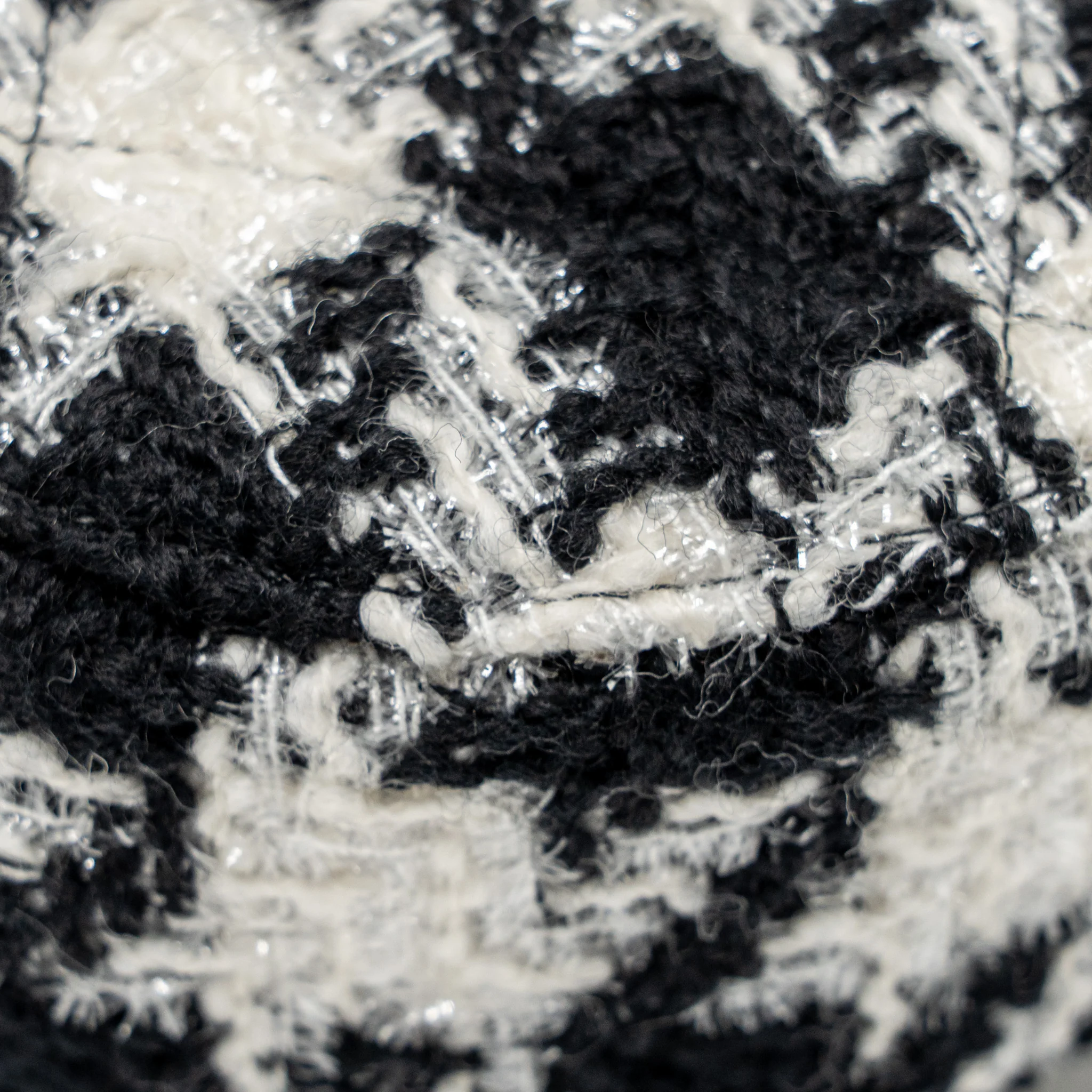 Chanel 19 round clutch  with chain with coin purse tweed / lambskin black/ white GHW - Image 9