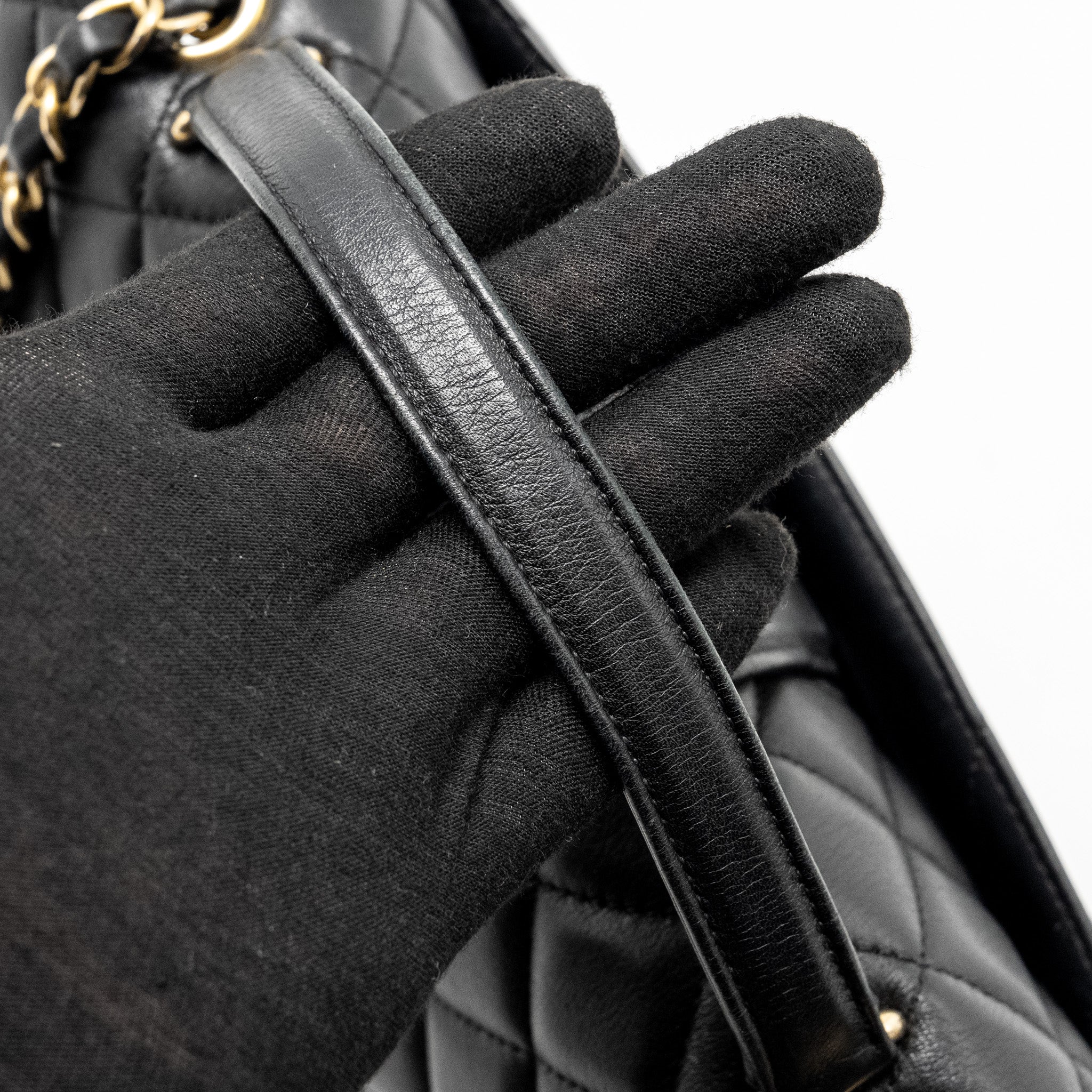 Chanel 19B In The City Top Handle Flap Bag Quilted Chevron Calfskin Black GHW - Image 12
