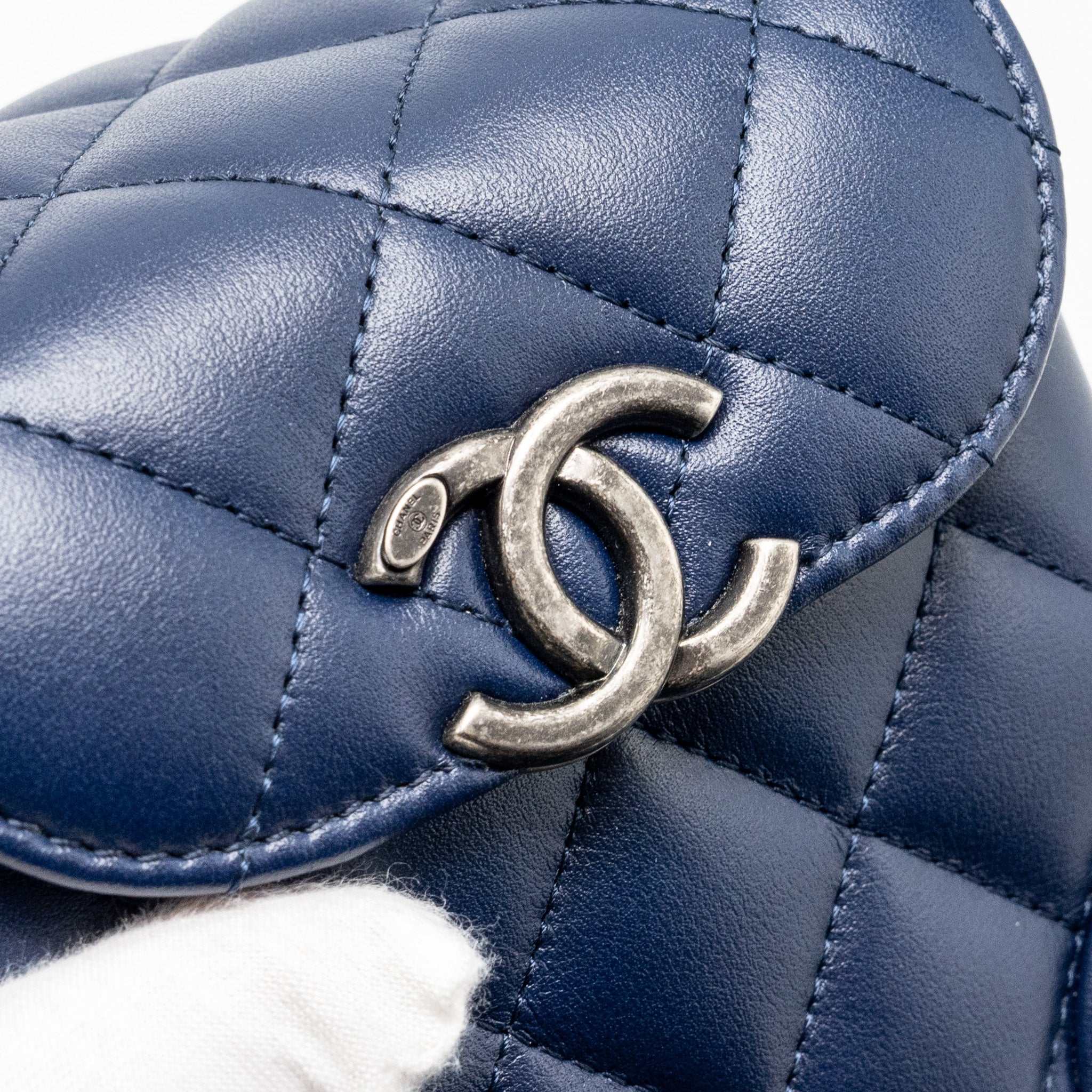 Chanel 20C mini trunk Flap bag Calfskin Navy blue Ruthenium hardware - Image 8