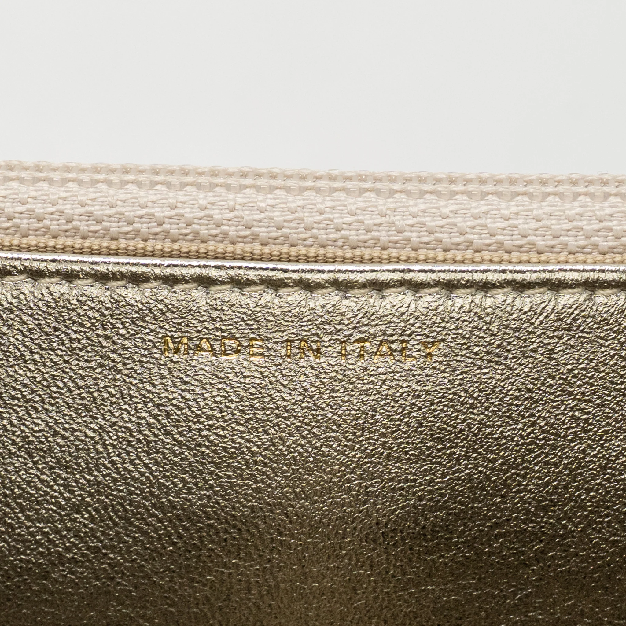 Chanel 21k Wallet On Chain Iridescent Lambskin LGHW (microchip) - Image 16