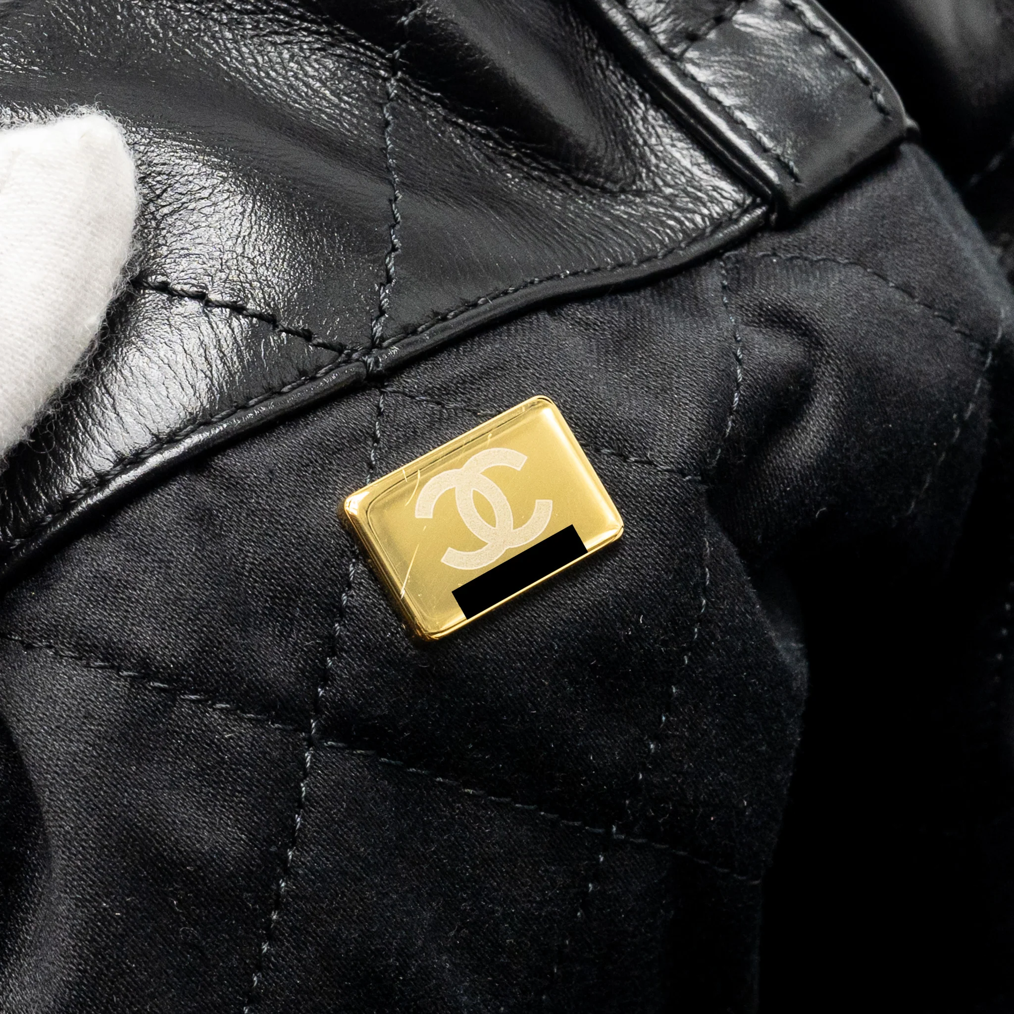 Chanel Large 22 Backpack Gold Letter Logo Shiny Calfskin Black GHW(microchip) - Image 17