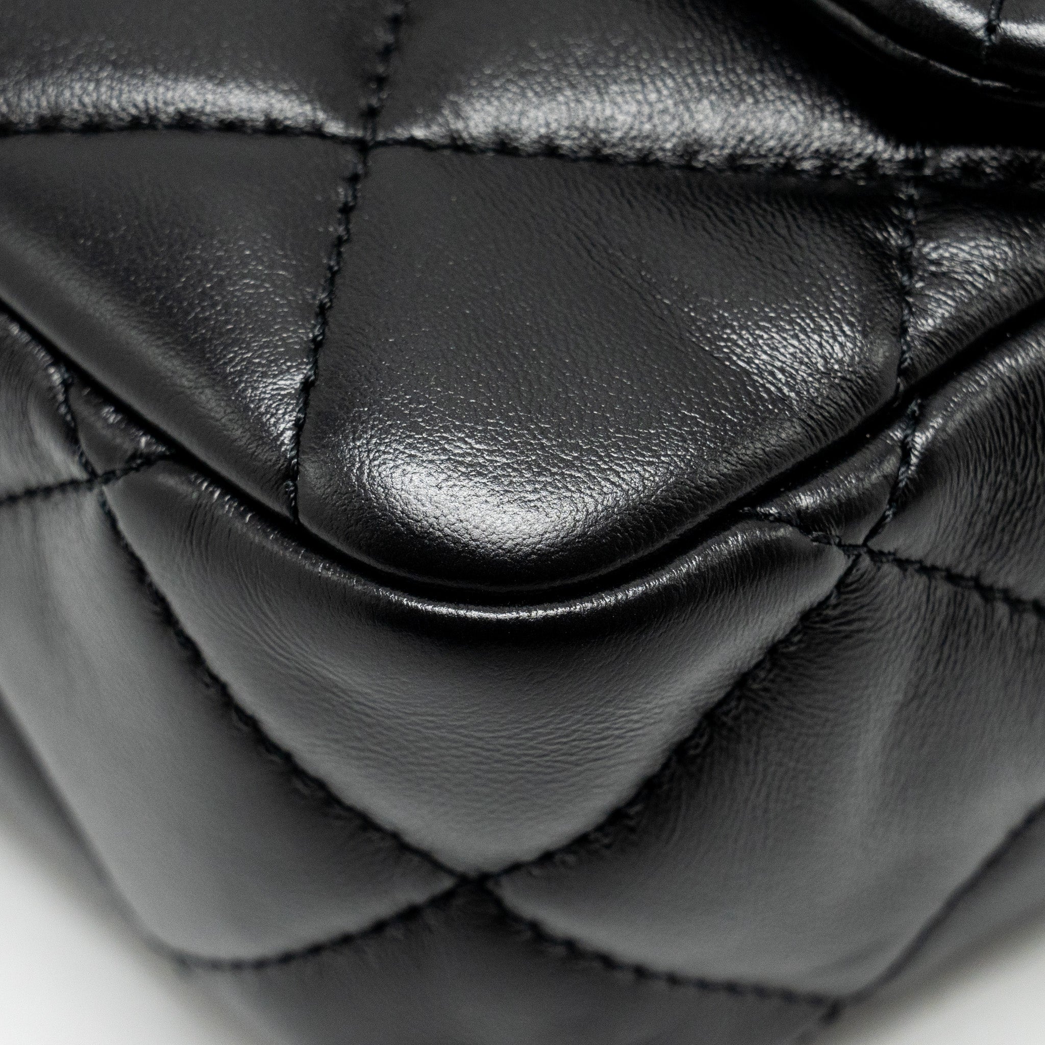 Chanel 22B Mini FlapBag Lambskin Black GHW (Microchip) - Image 8