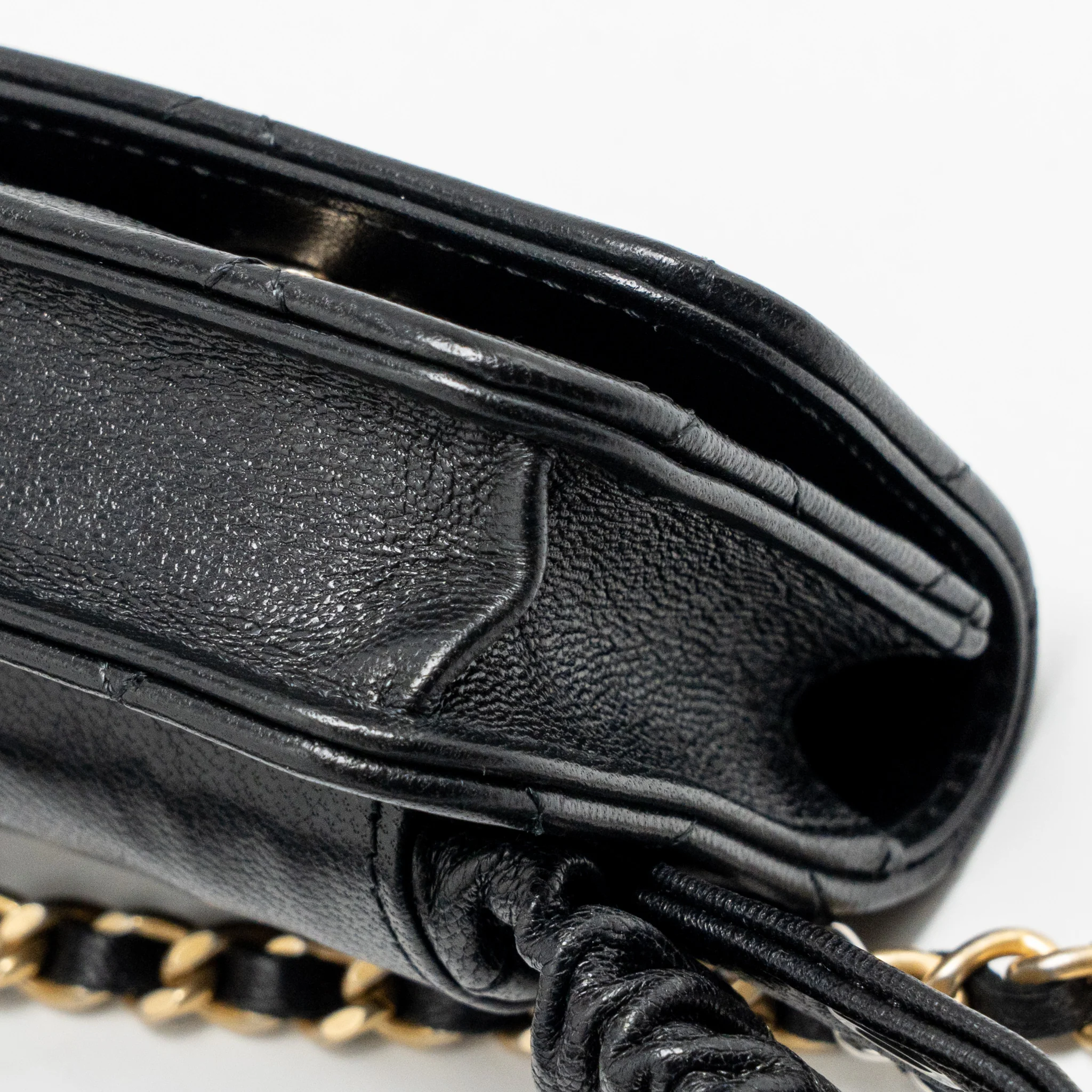 Chanel 22C AirPods Case Lambskin Black Multicolour Hardware - Image 7