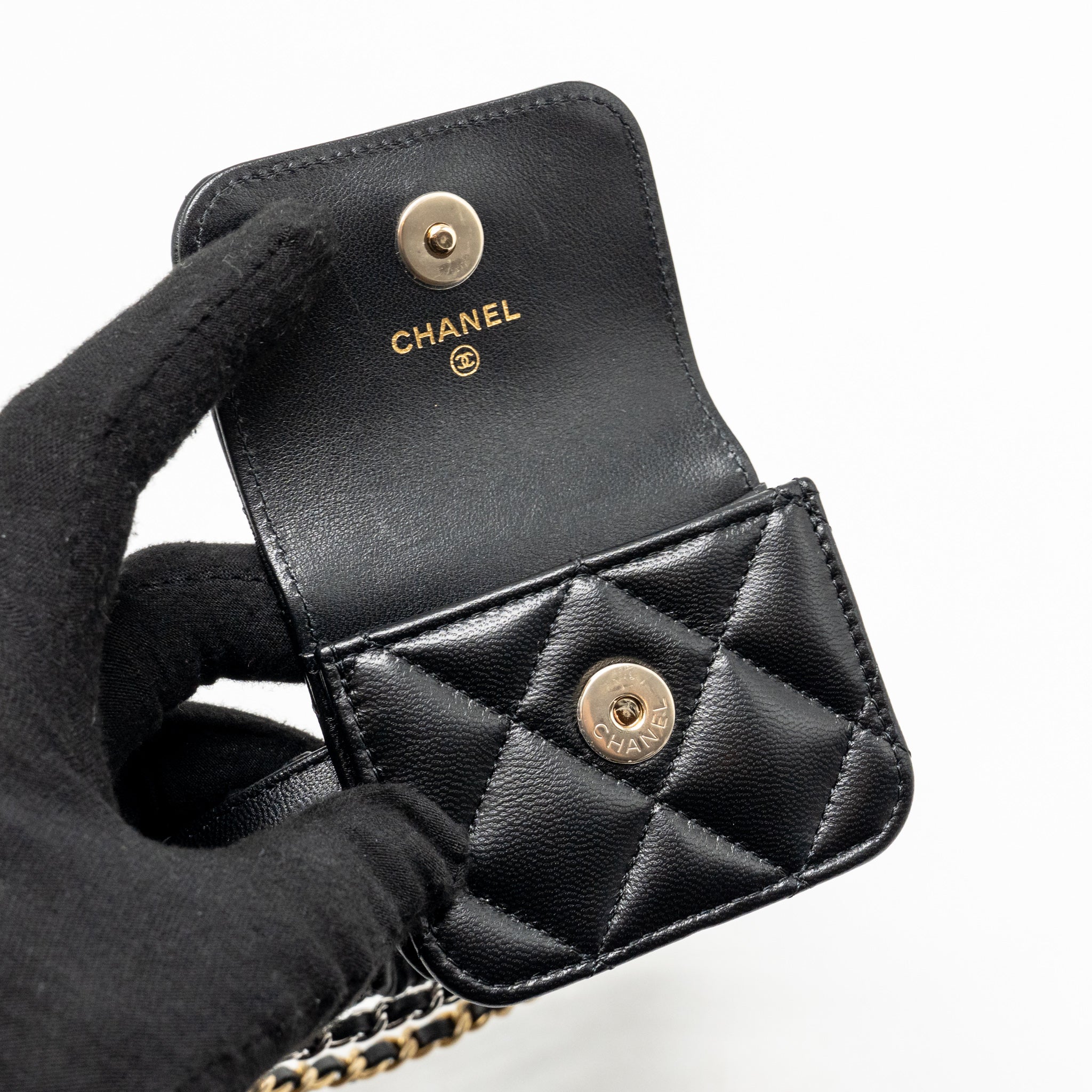 Chanel 22C AirPods Case Lambskin Black Multicolour Hardware - Image 9
