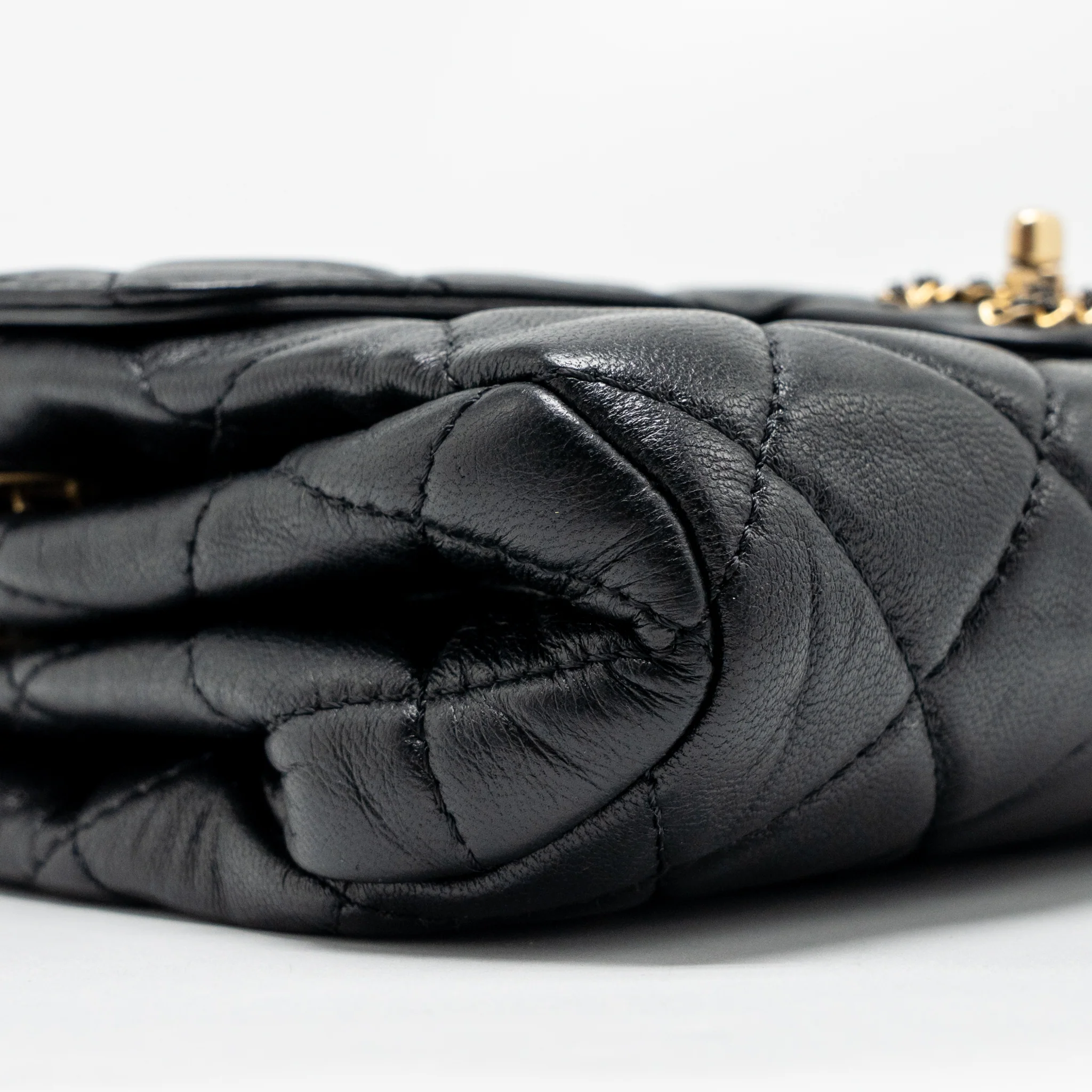 Chanel 22c Quilted Flap Bag Lambskin Black GHW (microchip) - Image 6