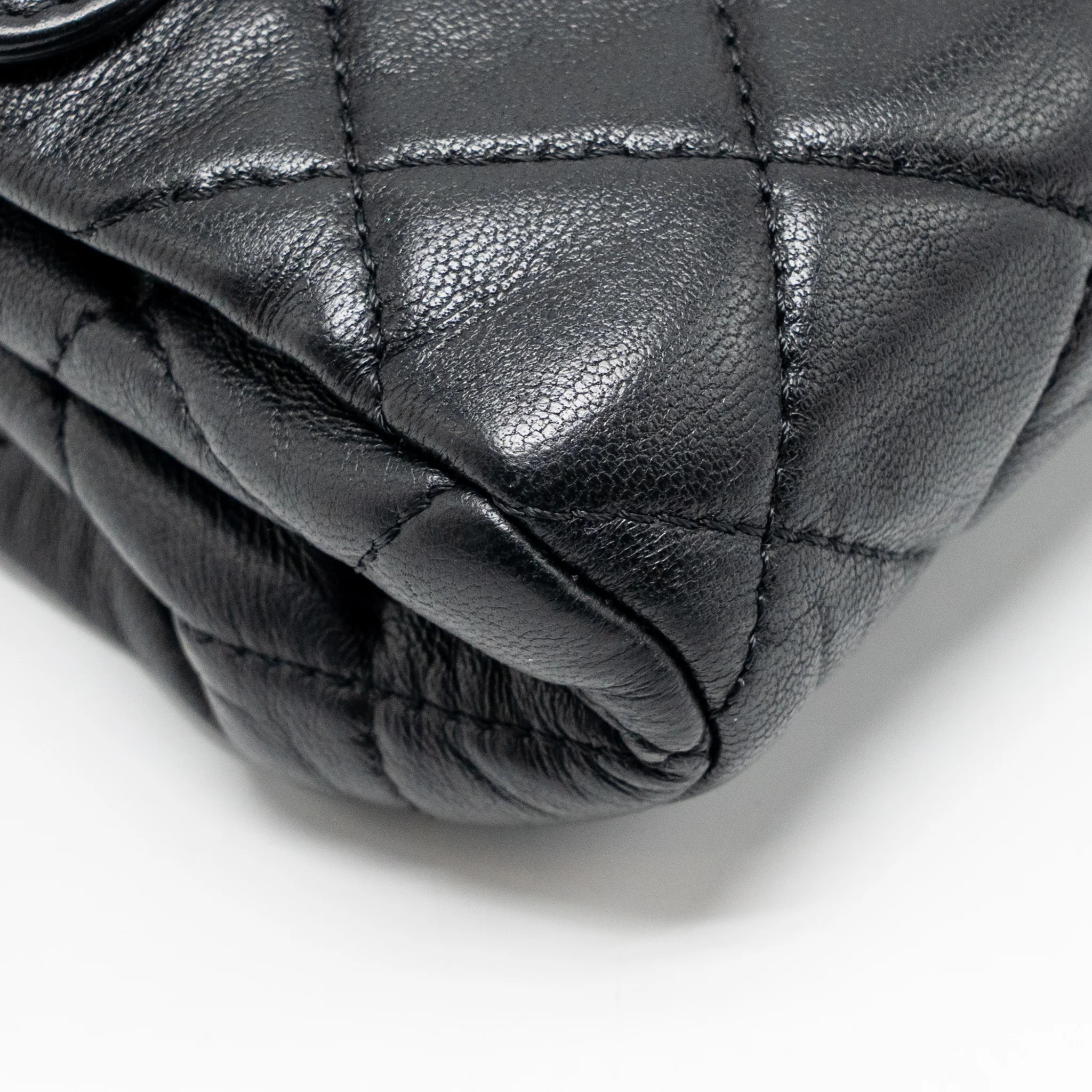 Chanel 22c Quilted Flap Bag Lambskin Black GHW (microchip) - Image 8