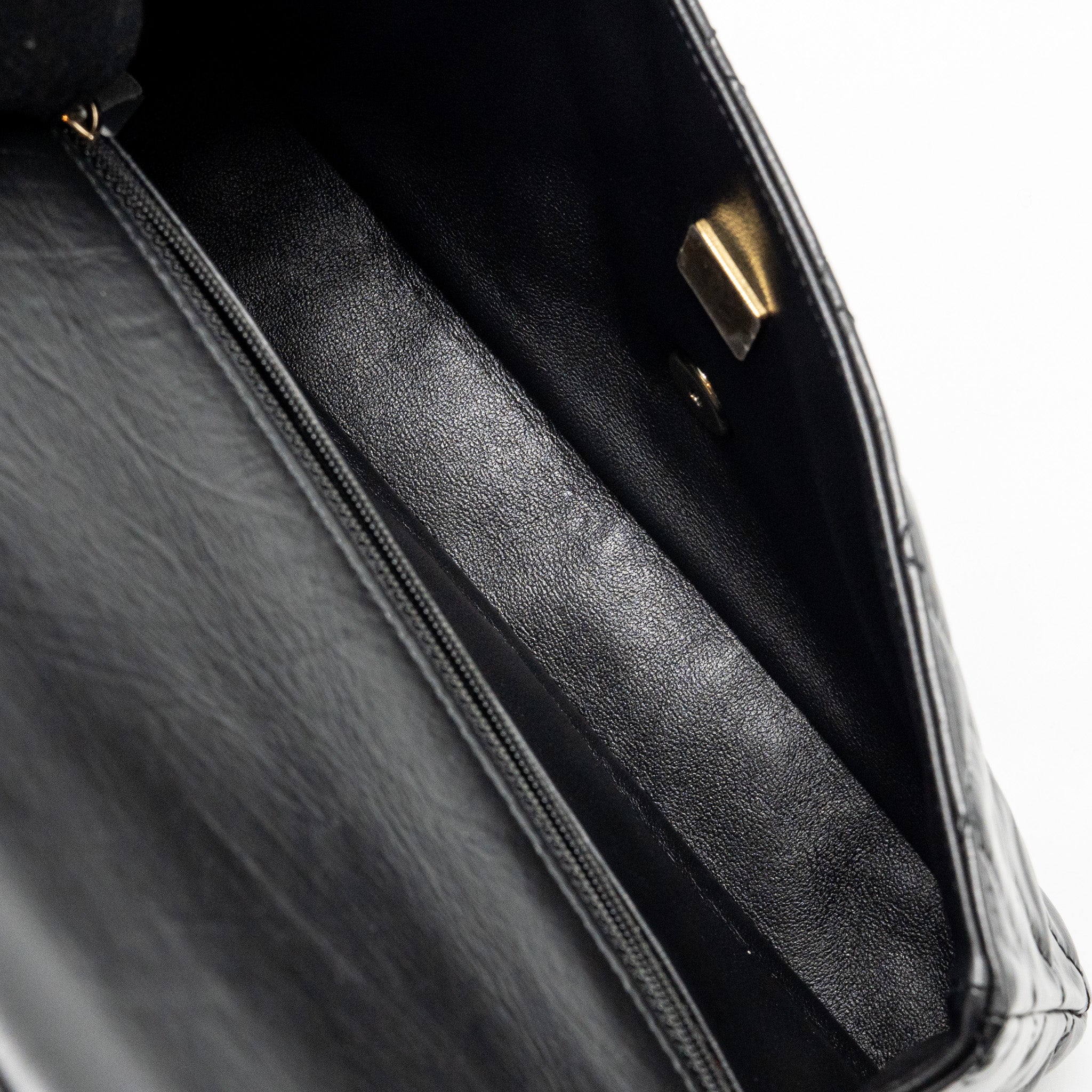 Chanel 23A Classic Flap Clutch Shiny Calfskin Black GHW (microchip) - Image 16