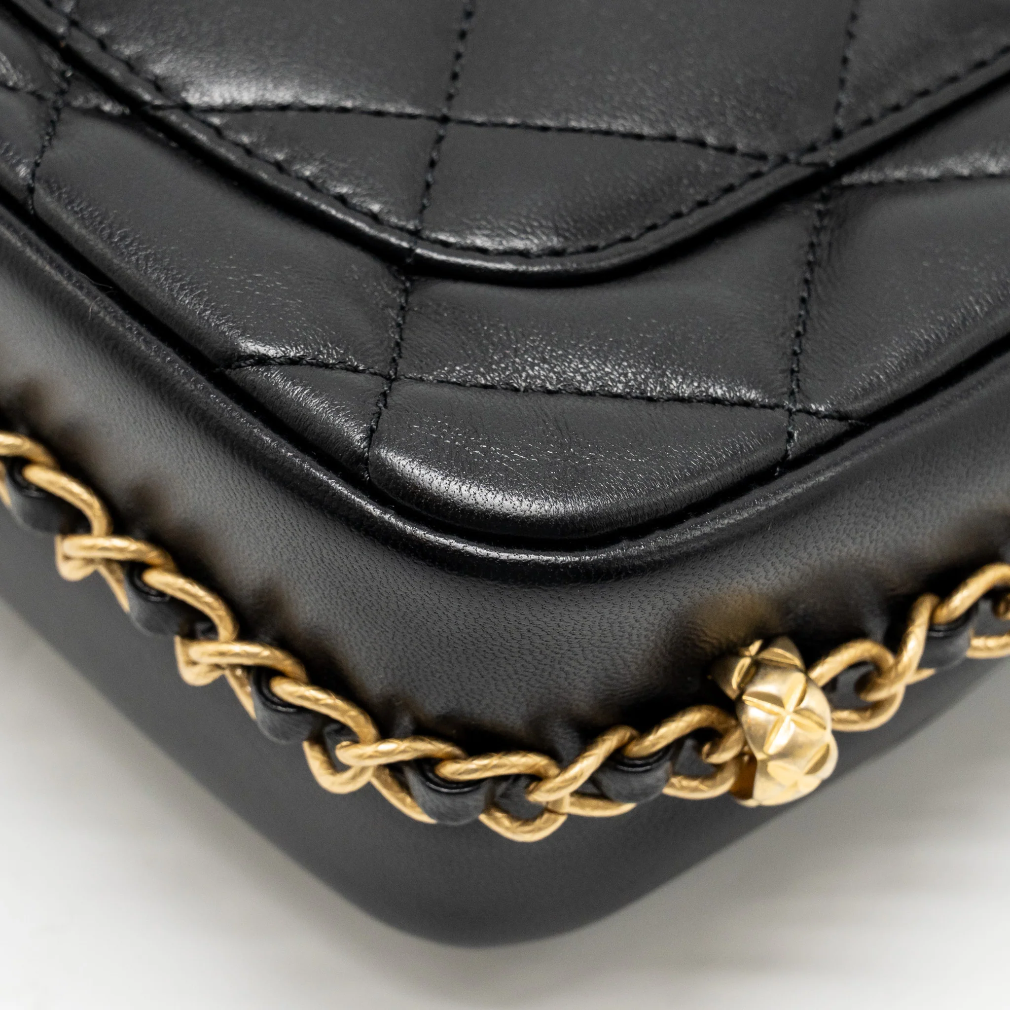 Chanel 23b Mini Flap Bag detail Chain Lambskin Black GHW(microchip) - Image 11