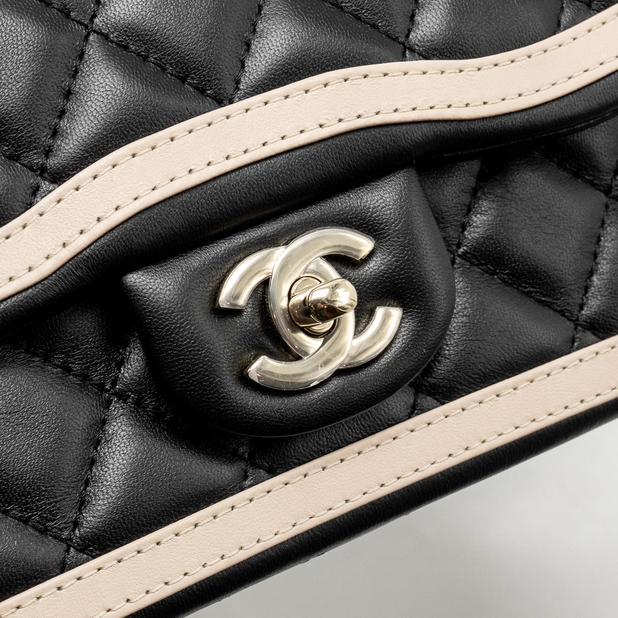Chanel 23B Quilted Mini Rectangular Flap Bag Lambskin Black/Beige LGHW (Microchip) - Image 12