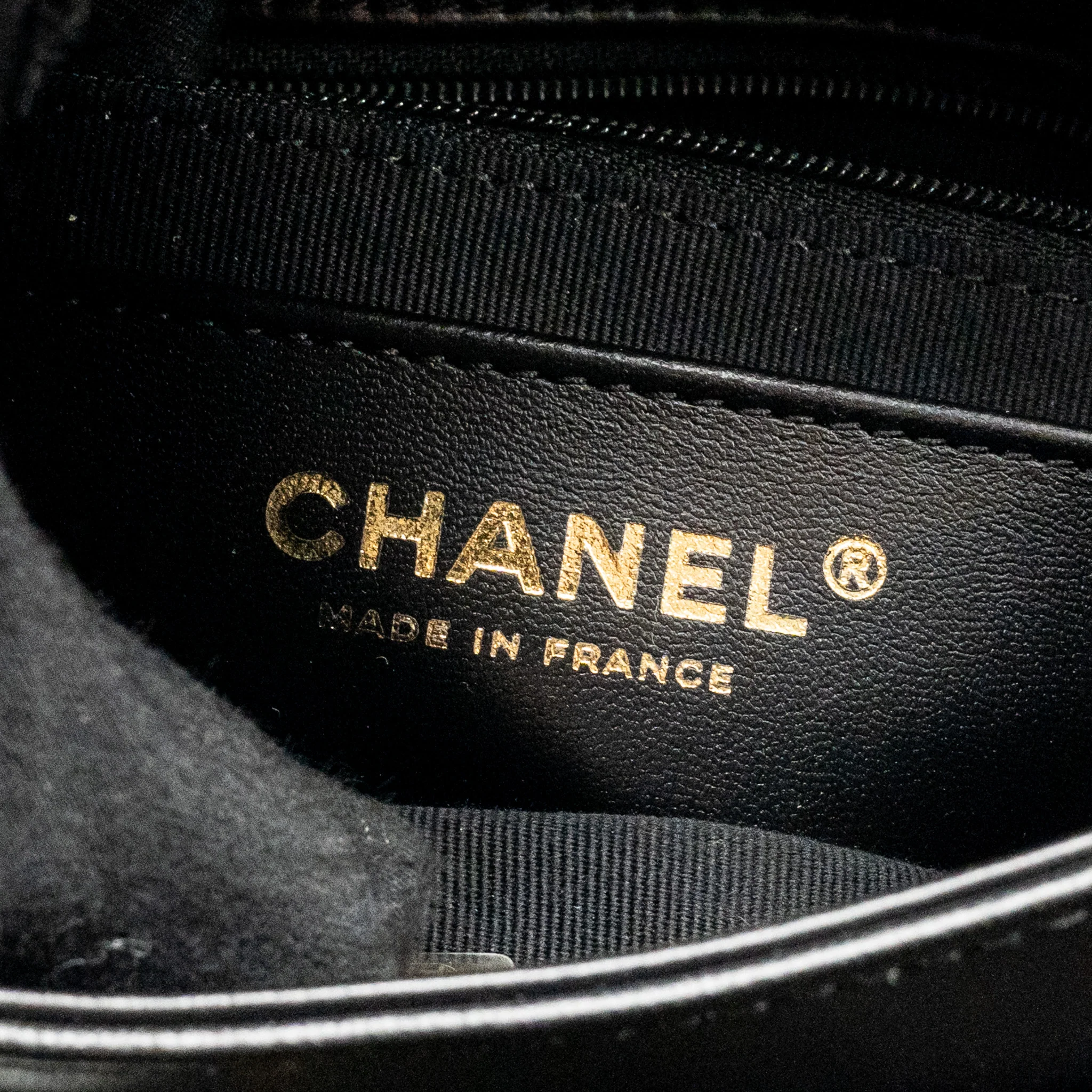 Chanel 23B Quilted Mini Rectangular Flap Bag Lambskin Black/Beige LGHW (Microchip) - Image 17