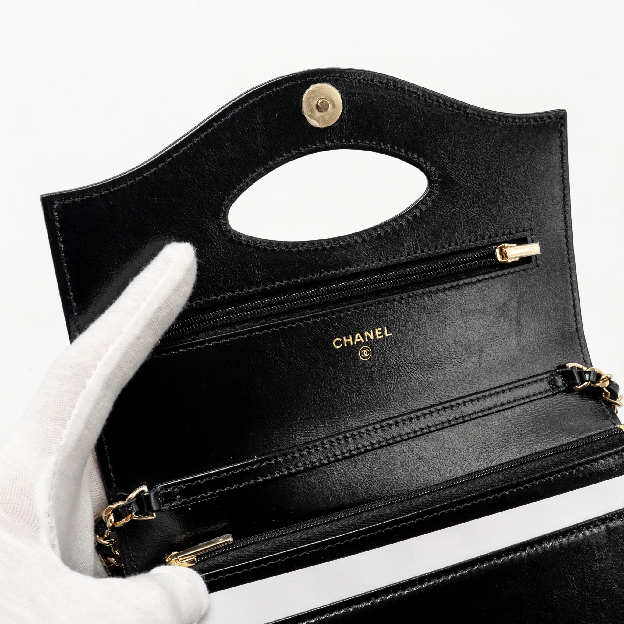 Chanel 24c 31 Wallet On Chain Shiny Calfskin Black LGHW (Microchip) - Image 13