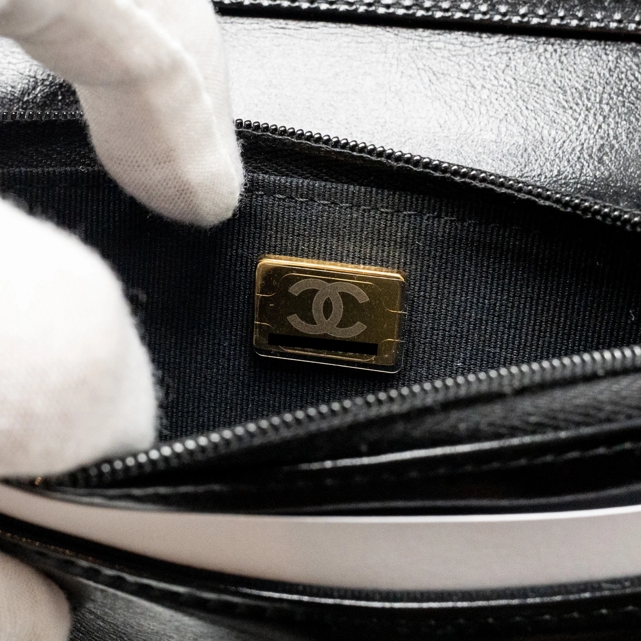 Chanel 24c 31 Wallet On Chain Shiny Calfskin Black LGHW (Microchip) - Image 17