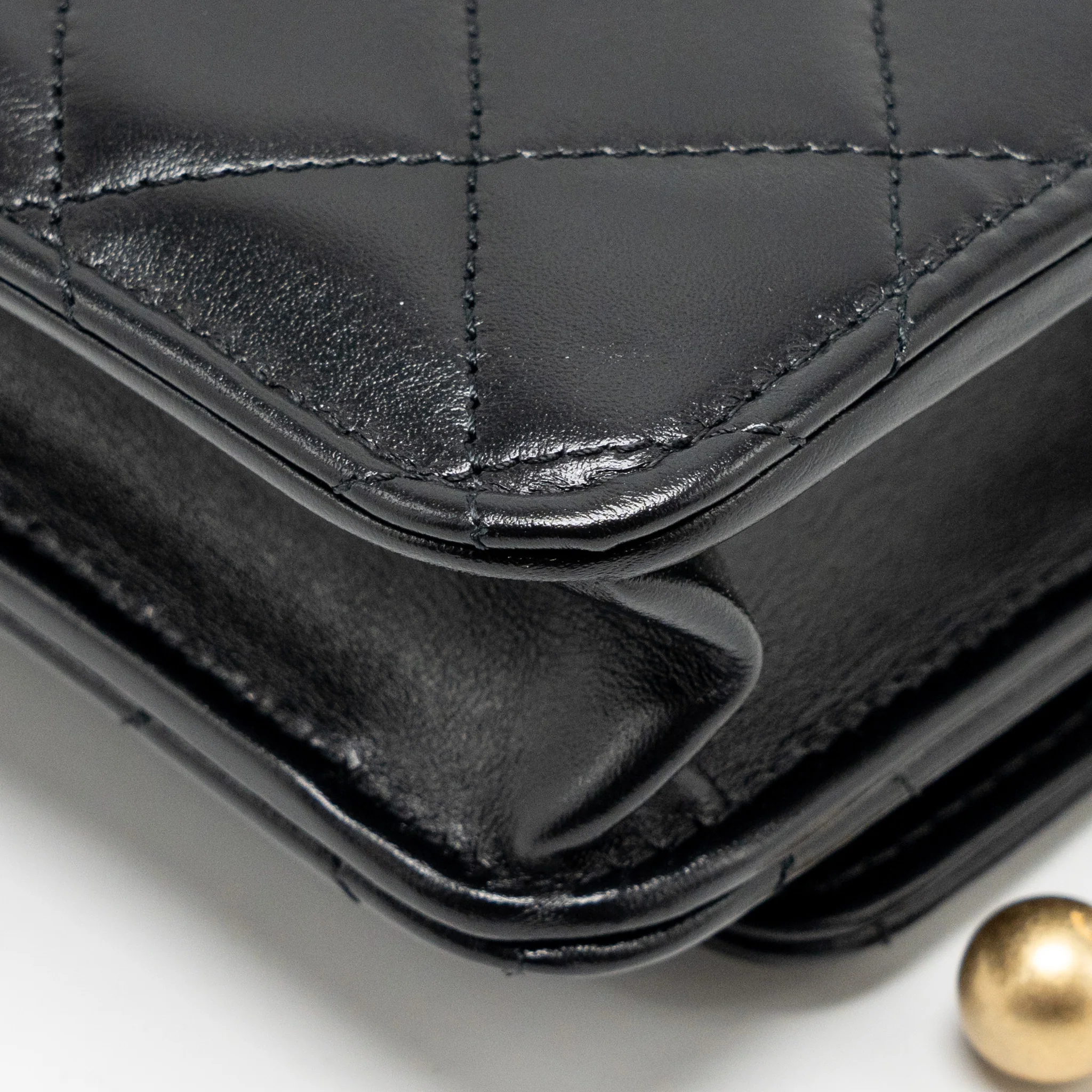 Chanel 24c Gold Crush Wallet On Chain Calfskin Black GHW(microchip) - Image 11