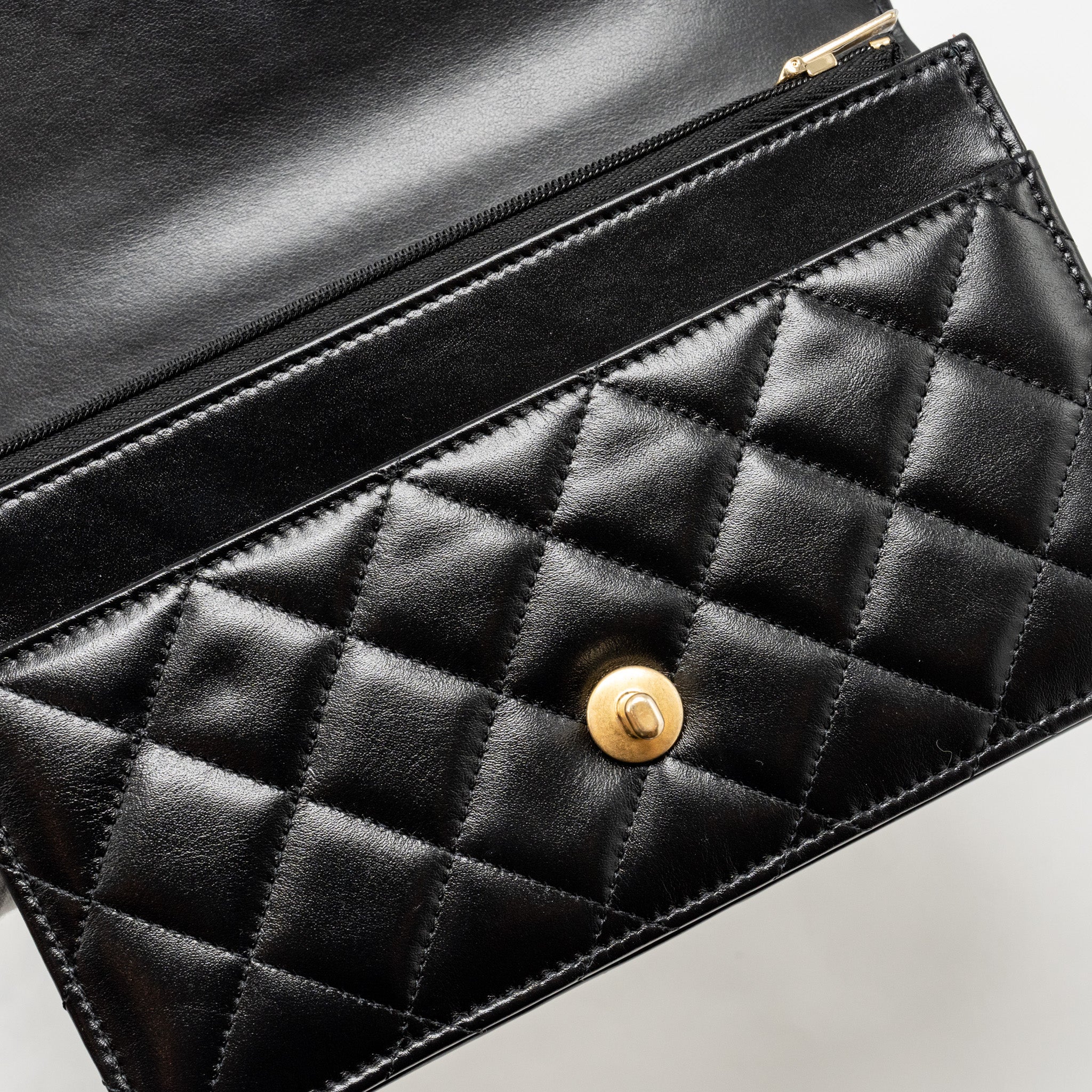 Chanel 24c Gold Crush Wallet On Chain Calfskin Black GHW(microchip) - Image 14