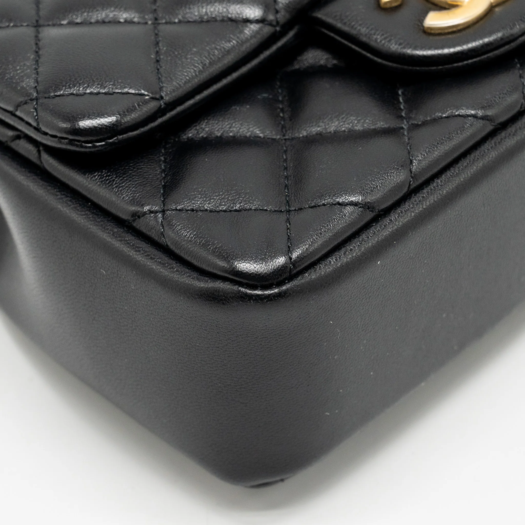 Chanel 24p pearl chain Mini Flap Bag Lambskin Black GHW (Microchip) - Image 9