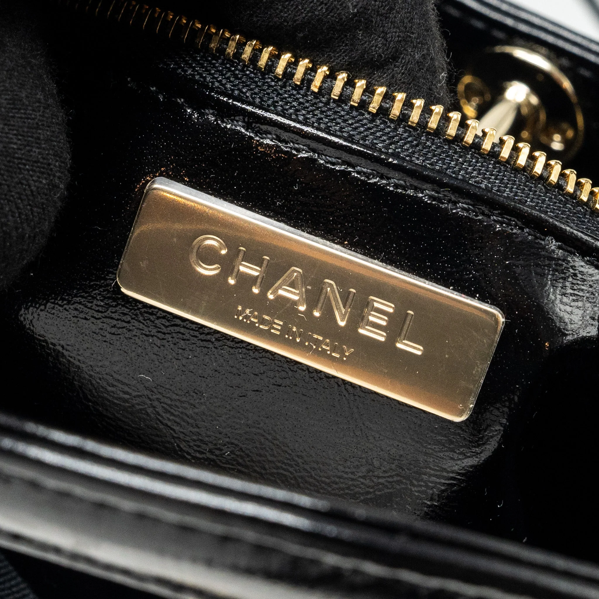 Chanel 24S Mini 31 Bag shiny Lambskin black GHW (microchip) - Image 11