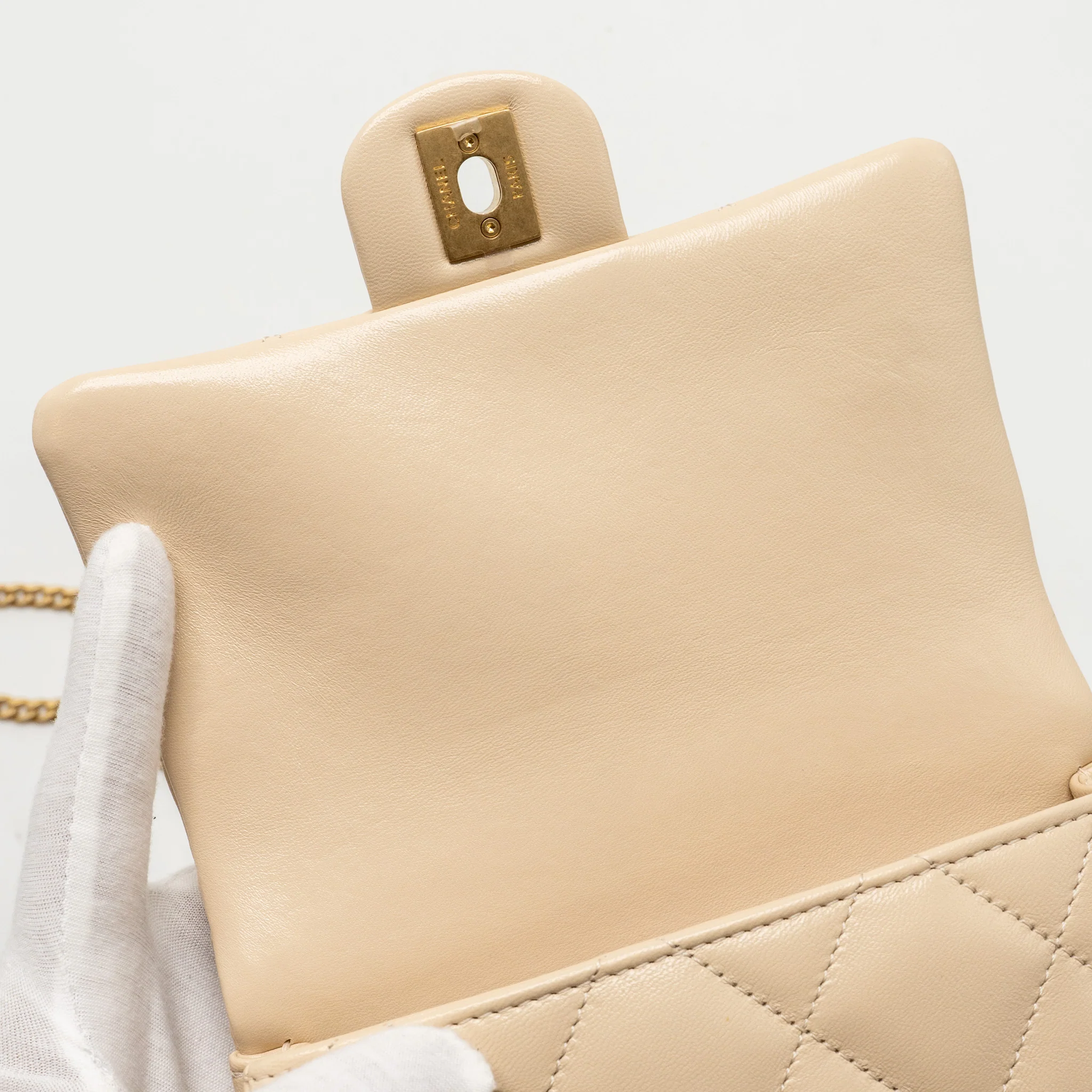 Chanel 25c Coco Love Adjustable Chain Shiny Lambskin Beige GHW (microchip) - Image 14