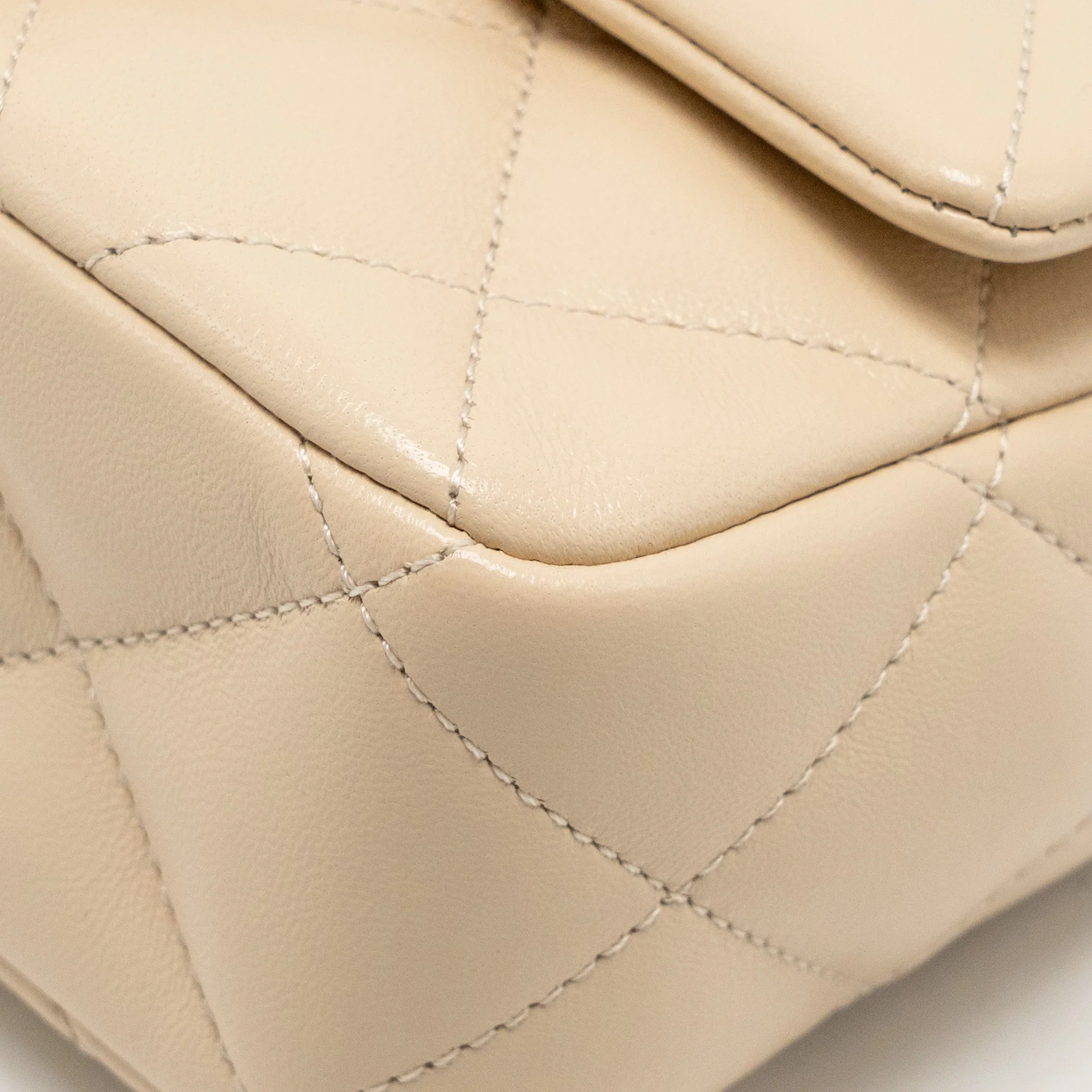 Chanel 25c Coco Love Adjustable Chain Shiny Lambskin Beige GHW (microchip) - Image 8