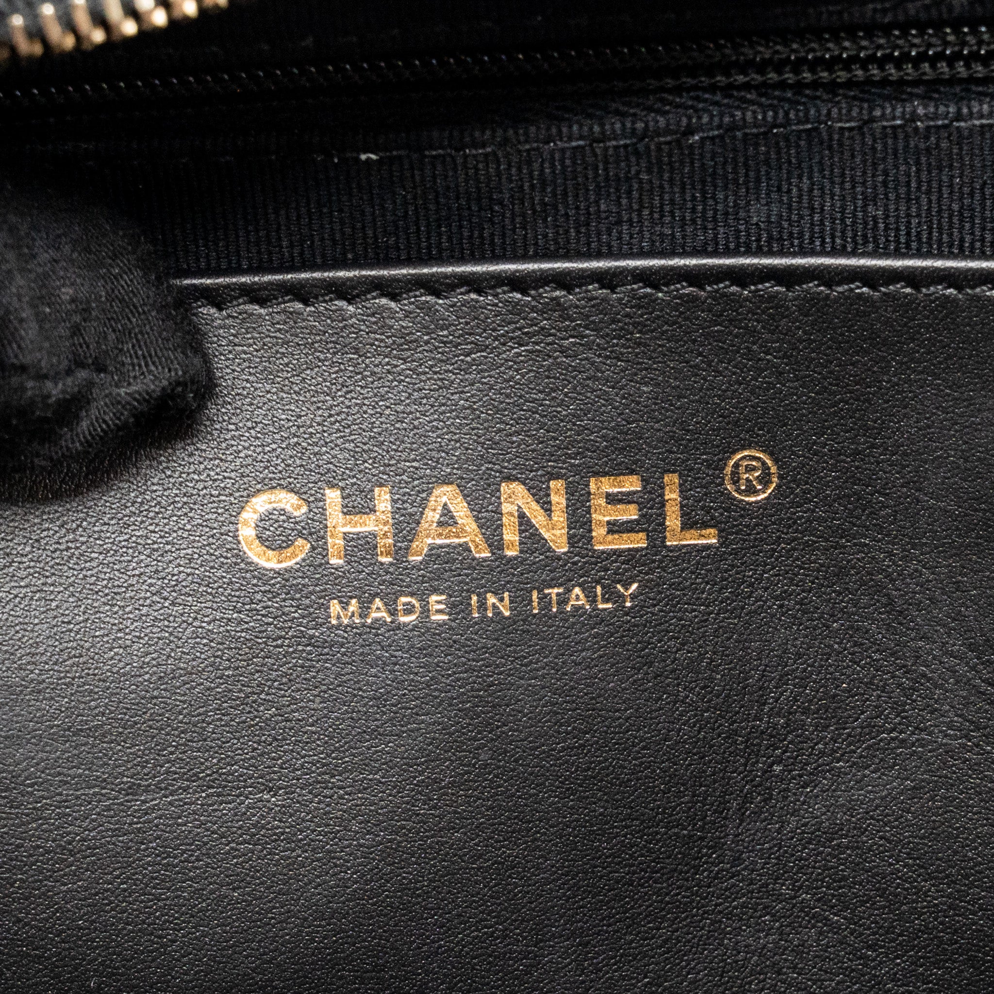 Chanel 25C Maxi Hobo Bag Lambskin Black GHW (Microchip) - Image 14