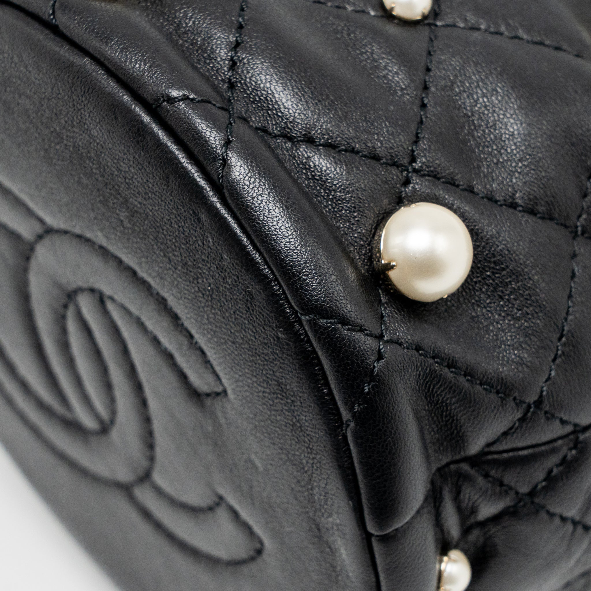 Chanel About Pearls Quilted Drawstring Bucket Bag Lambskin Black LGHW - Image 12