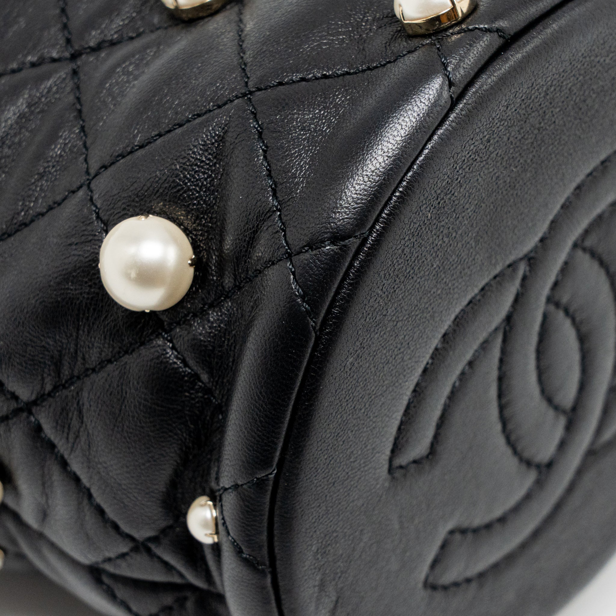 Chanel About Pearls Quilted Drawstring Bucket Bag Lambskin Black LGHW - Image 9