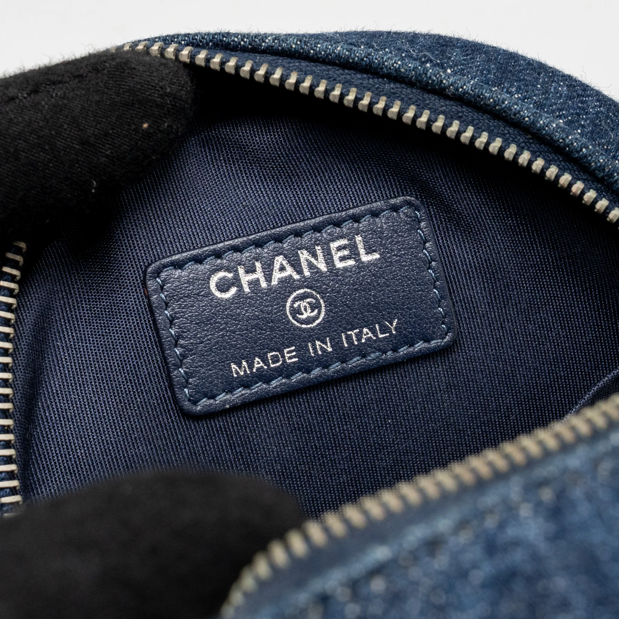 Chanel CC Quilted Round Clutch with Chain Denim Dark Blue SHW - Image 13