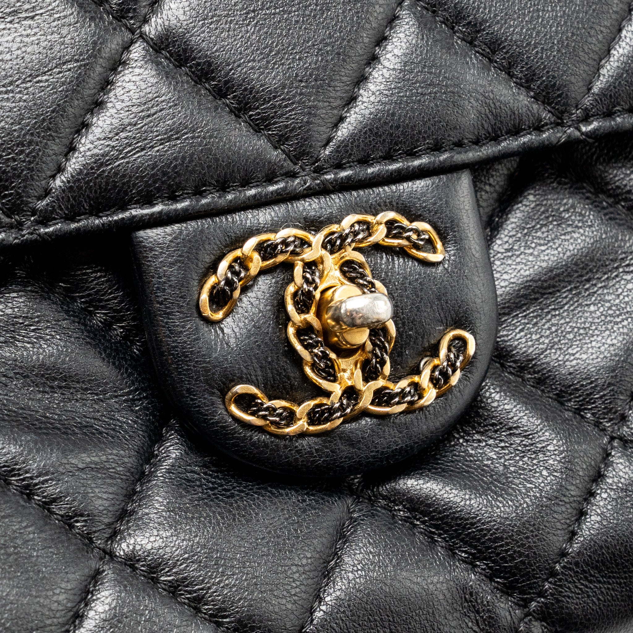 Chanel 22C Detailed CC Flap Bag with Chain Crumpled Lambskin Black GHW (Microchip) - Image 13