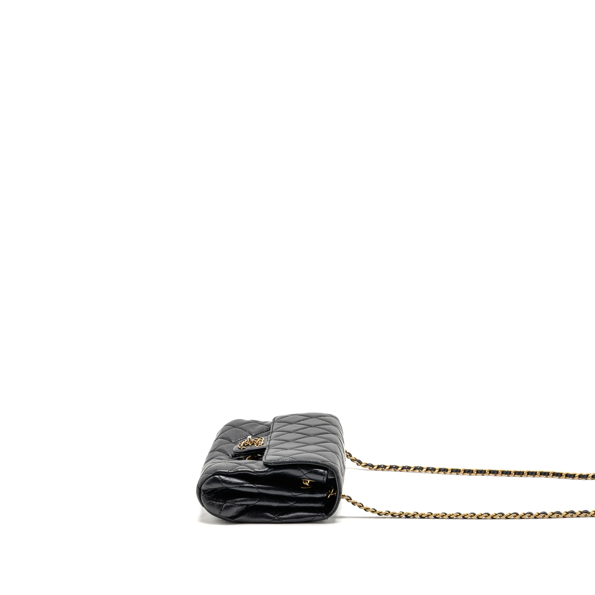 Chanel 22C Detailed CC Flap Bag with Chain Crumpled Lambskin Black GHW (Microchip) - Image 4
