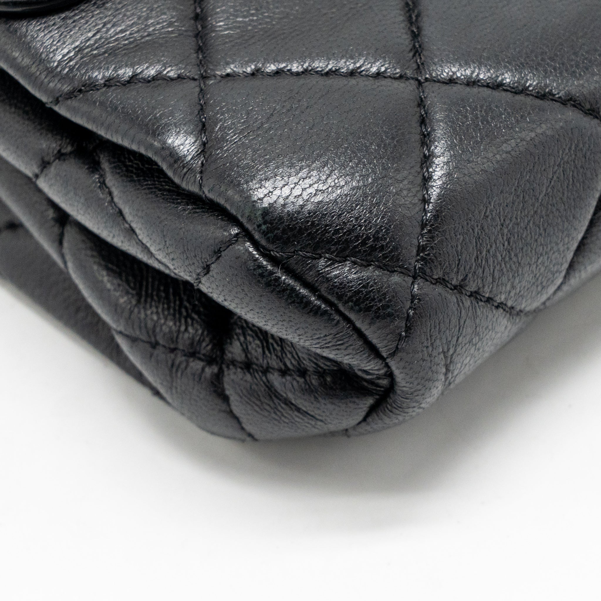 Chanel 22C Detailed CC Flap Bag with Chain Crumpled Lambskin Black GHW (Microchip) - Image 9