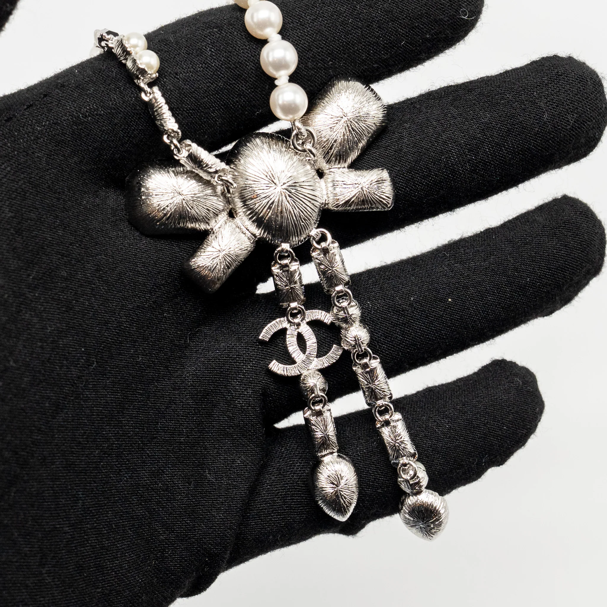 Chanel Crystal/Pearl CC Logo Dropped Necklace Silver Tone - Image 4