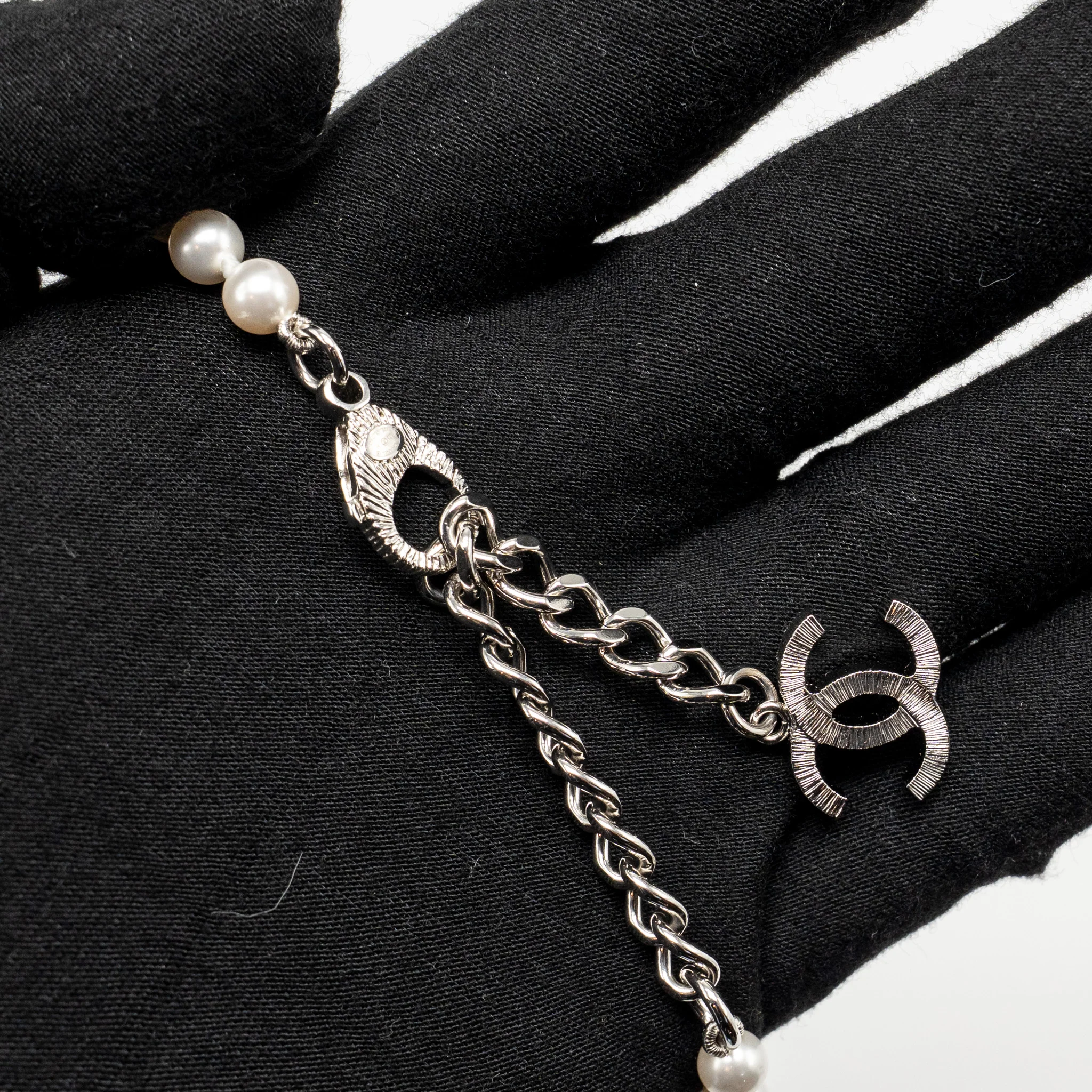 Chanel Crystal/Pearl CC Logo Dropped Necklace Silver Tone - Image 5