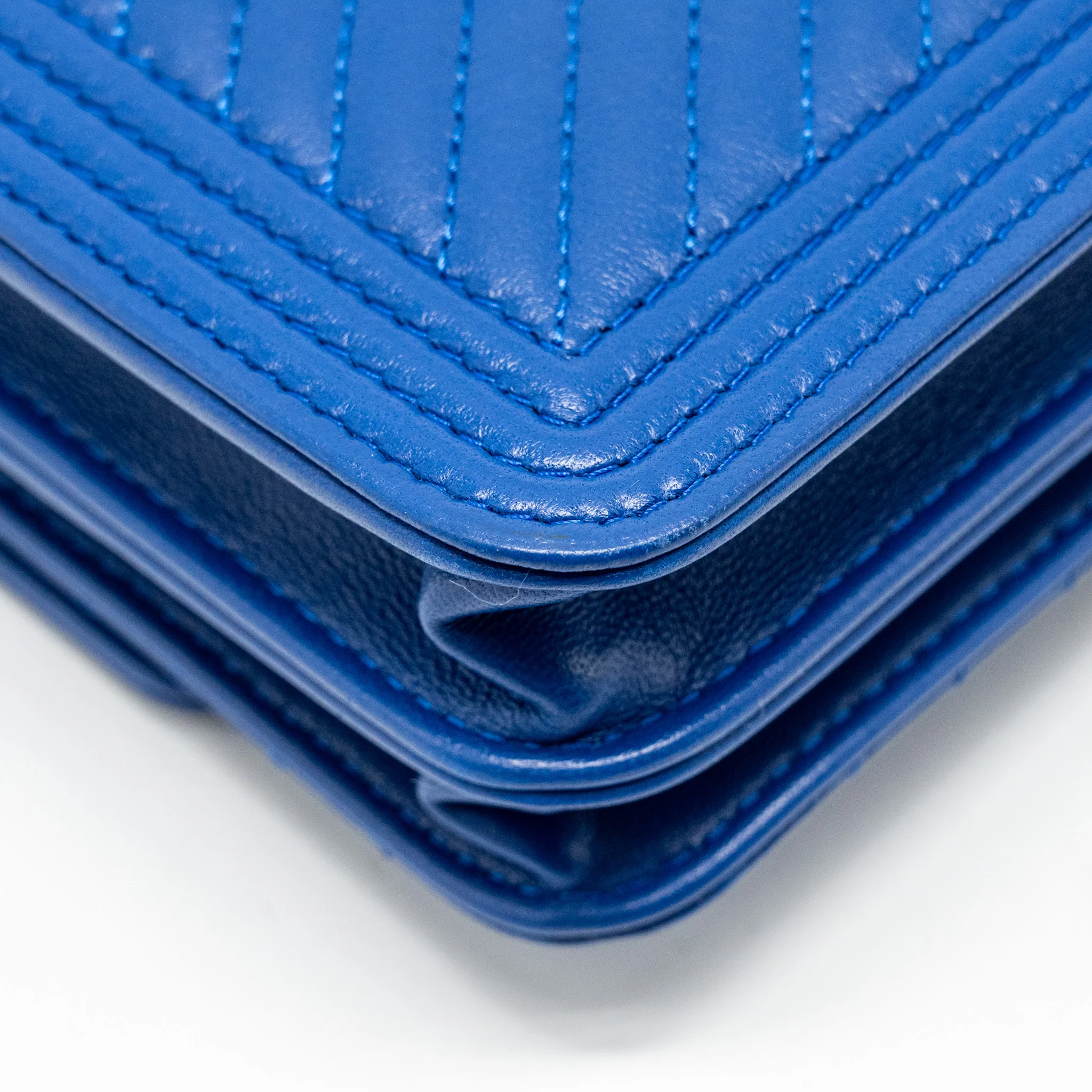 Chanel Boy Clutch with Chain  Chervon Lambskin Blue GHW - Image 11