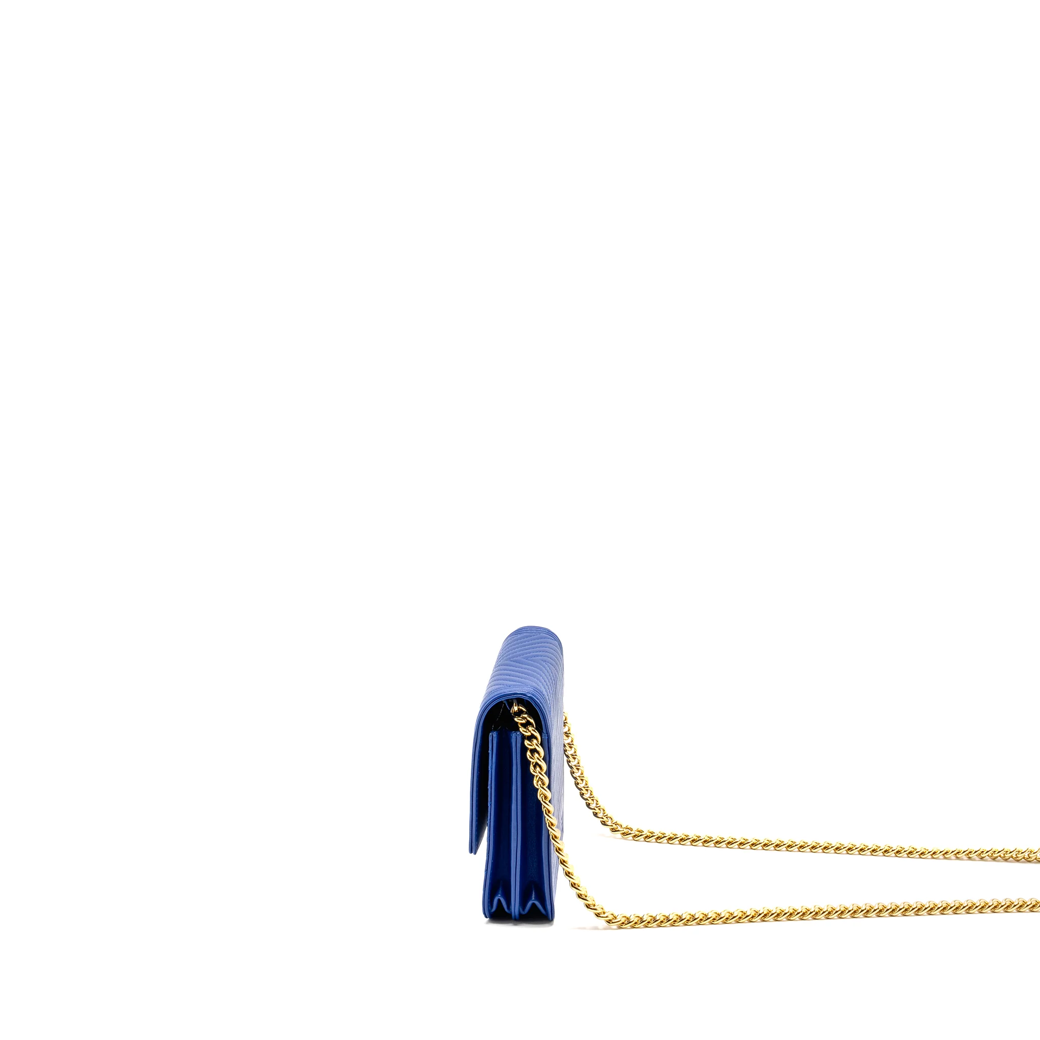 Chanel Boy Clutch with Chain  Chervon Lambskin Blue GHW - Image 4