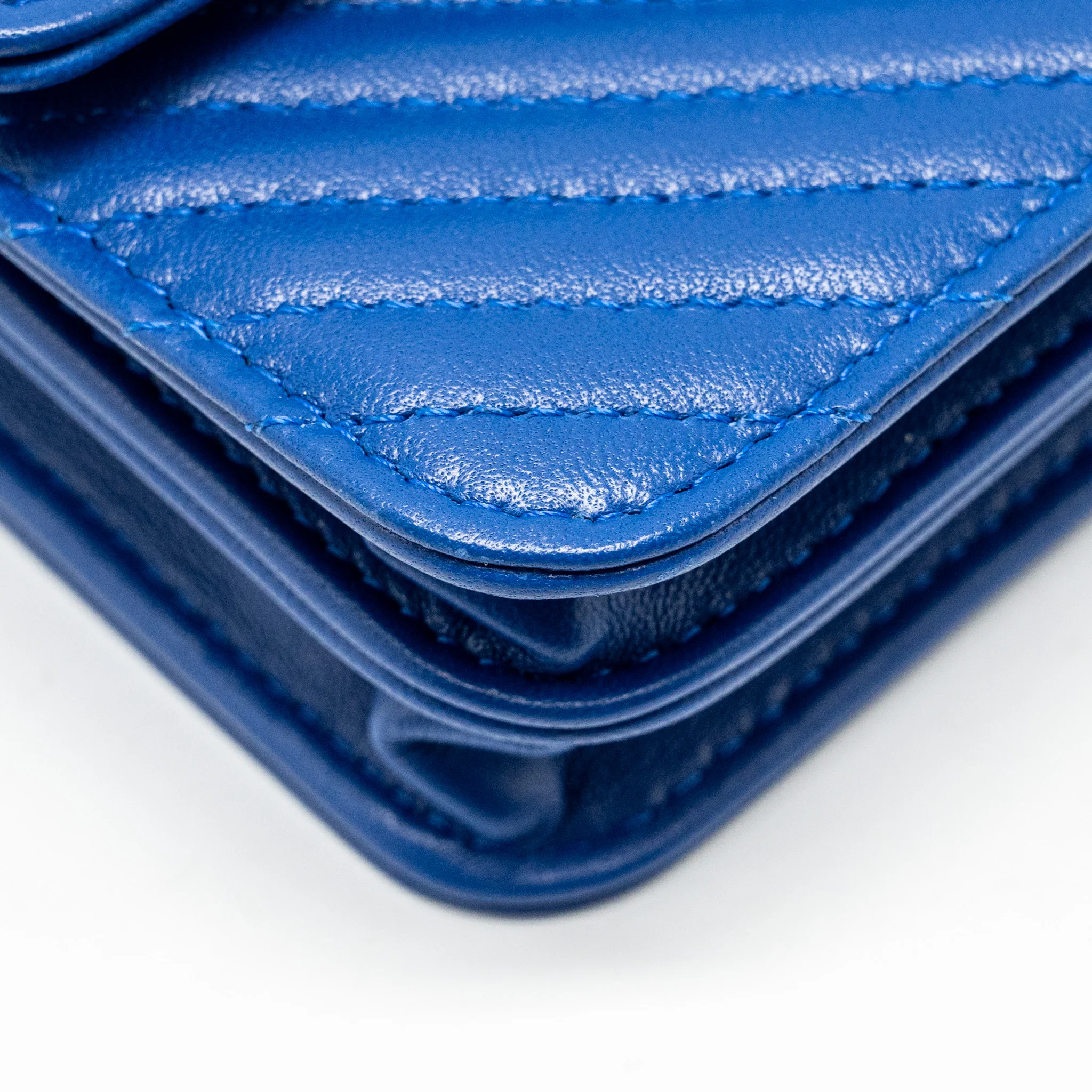 Chanel Boy Clutch with Chain  Chervon Lambskin Blue GHW - Image 9