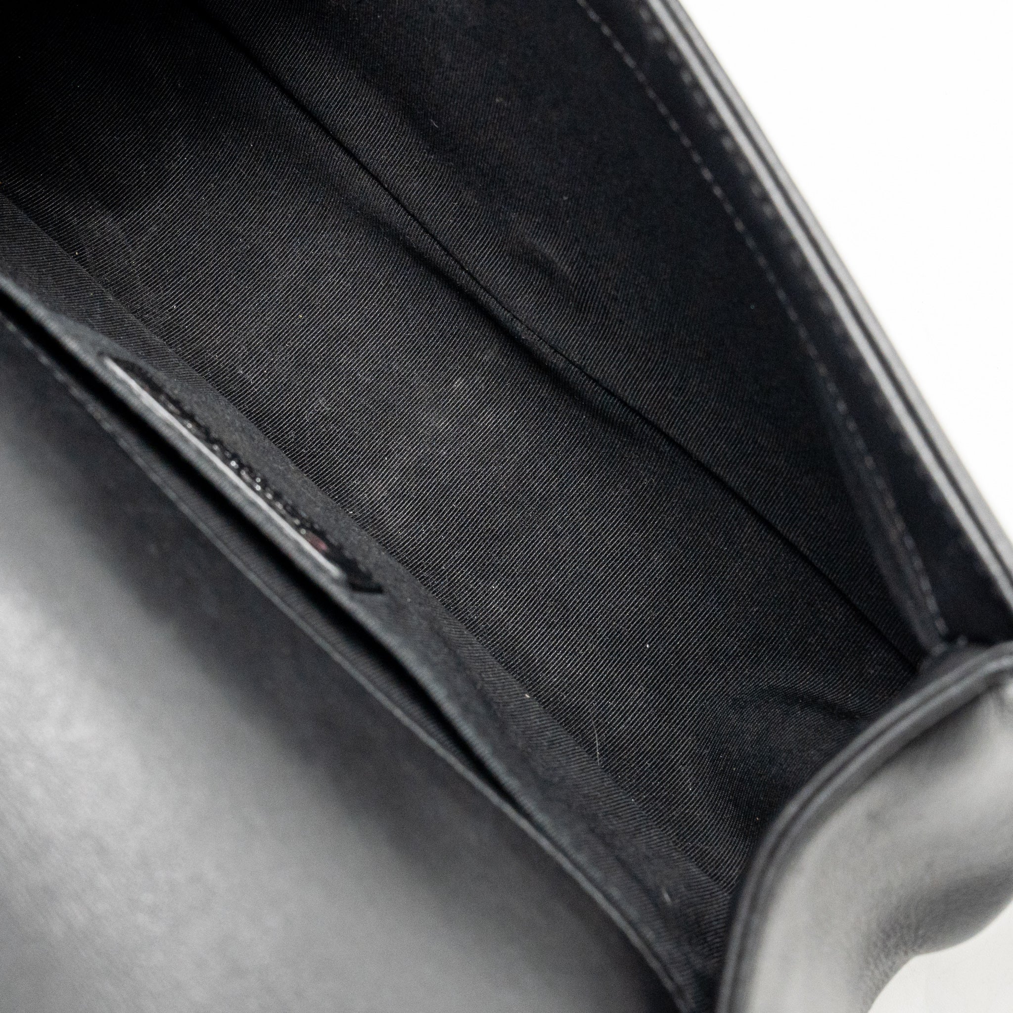 Chanel Medium Boy Bag Pearl Detailed Tweed/Calfskin Black SHW - Image 16