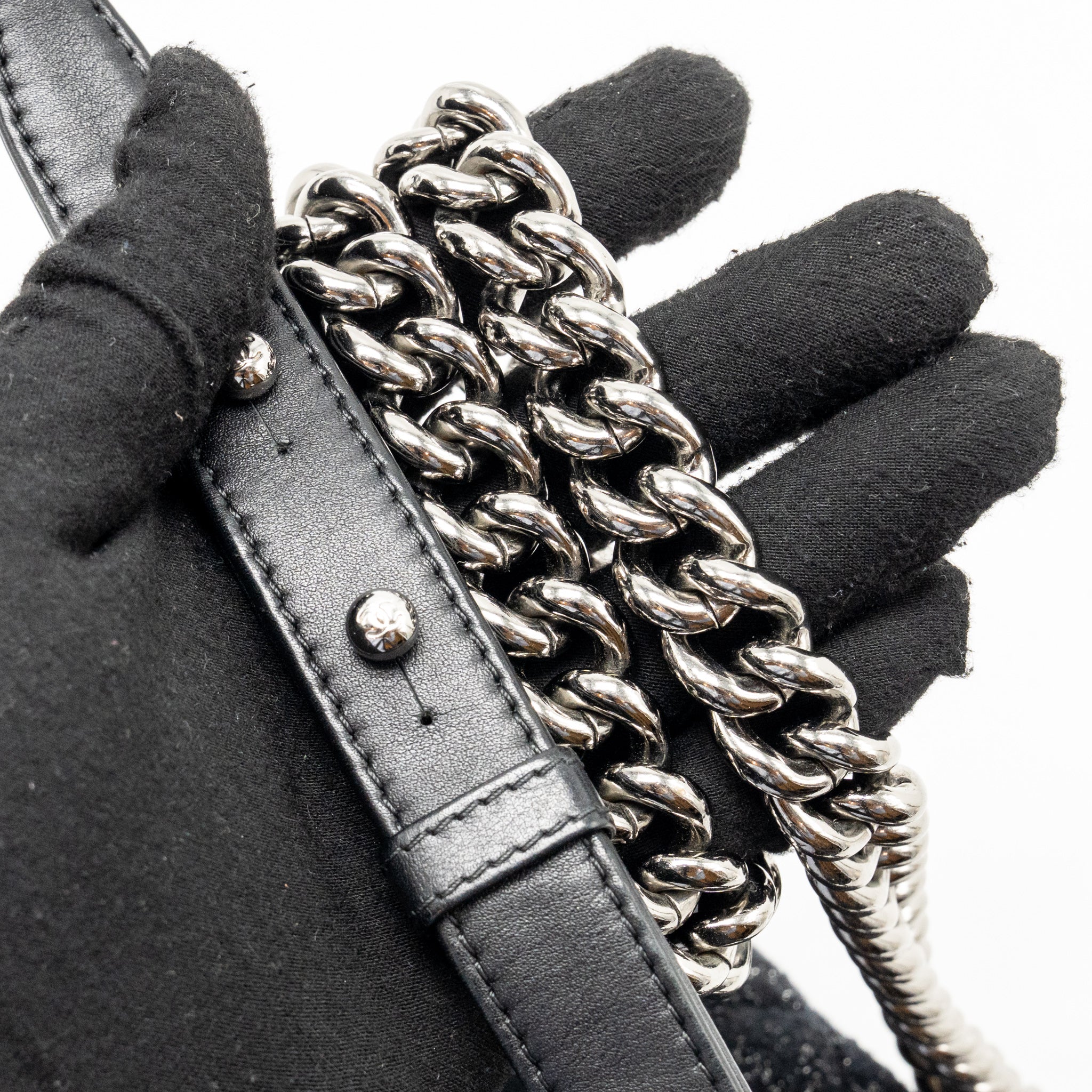 Chanel Medium Boy Bag Pearl Detailed Tweed/Calfskin Black SHW - Image 19