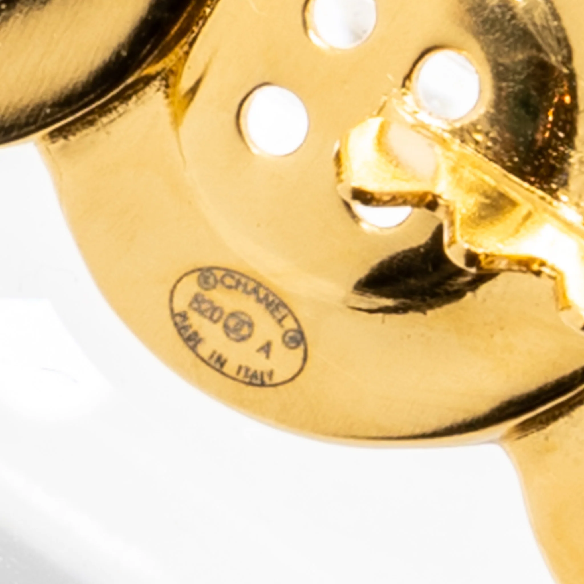 Chanel button hair clip gold tone - Image 4